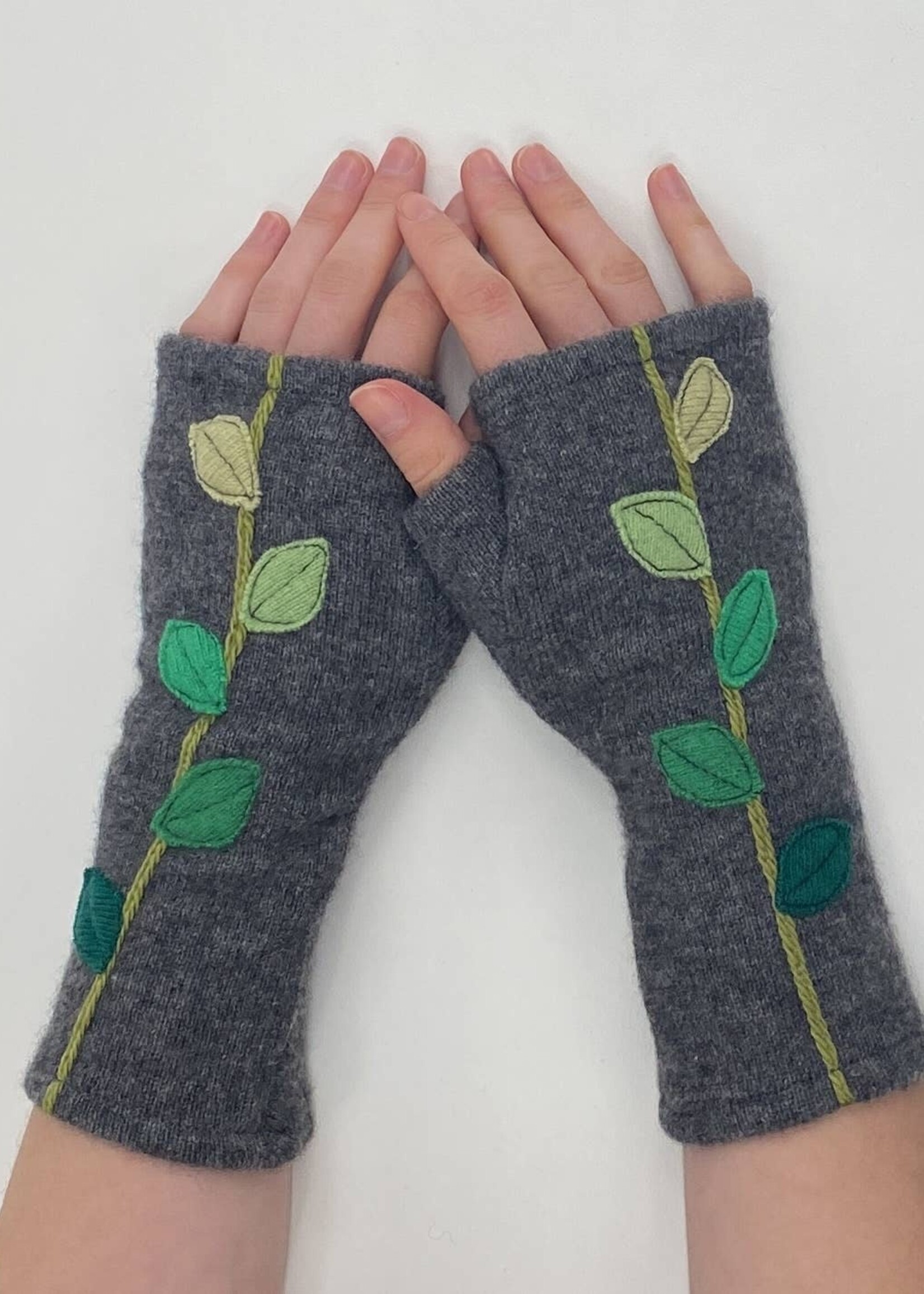 Sardine Clothing Co. Fingerless Gloves - Leaves
