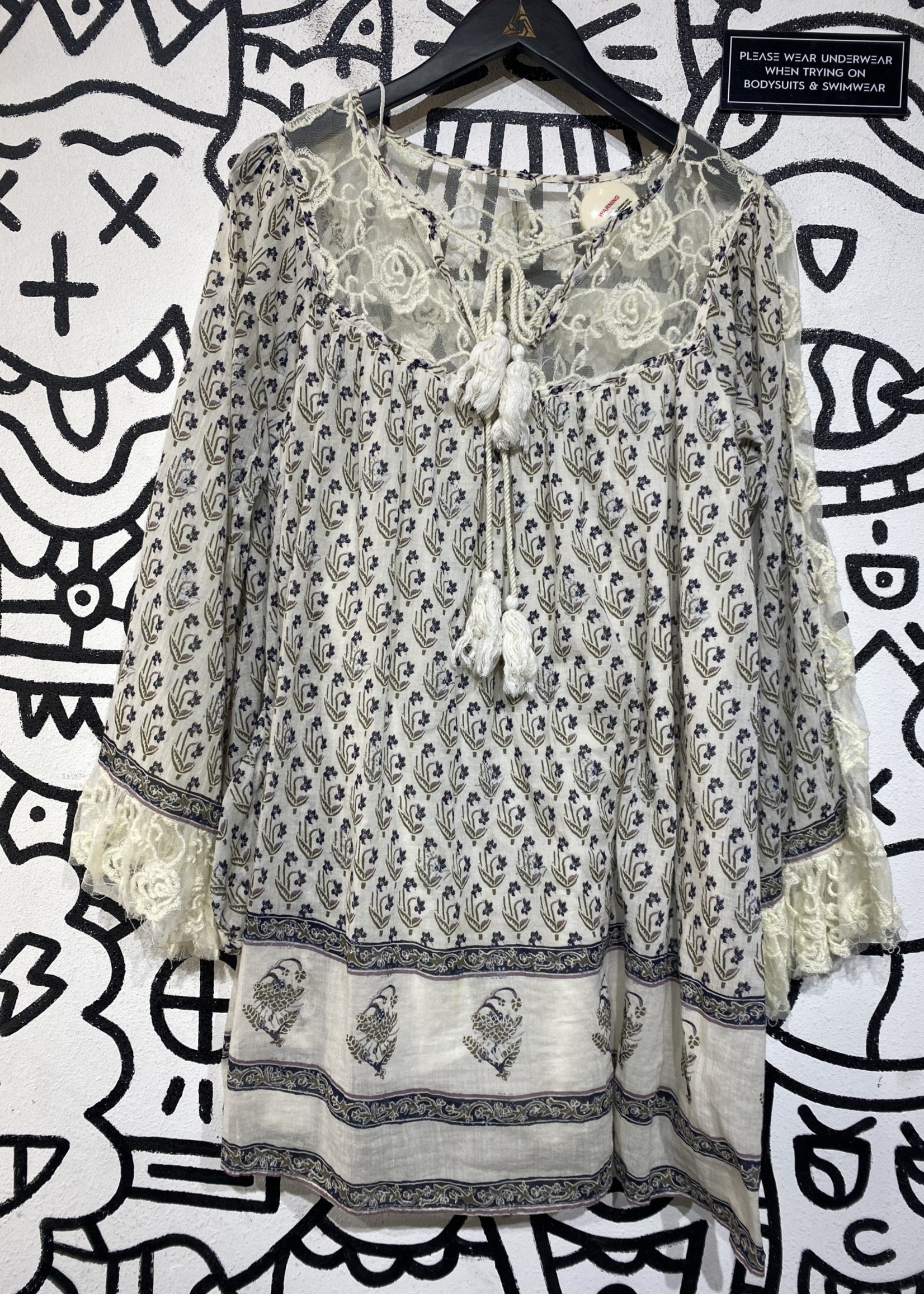 Free People White Floral Lace Bell Sleeve Dress S