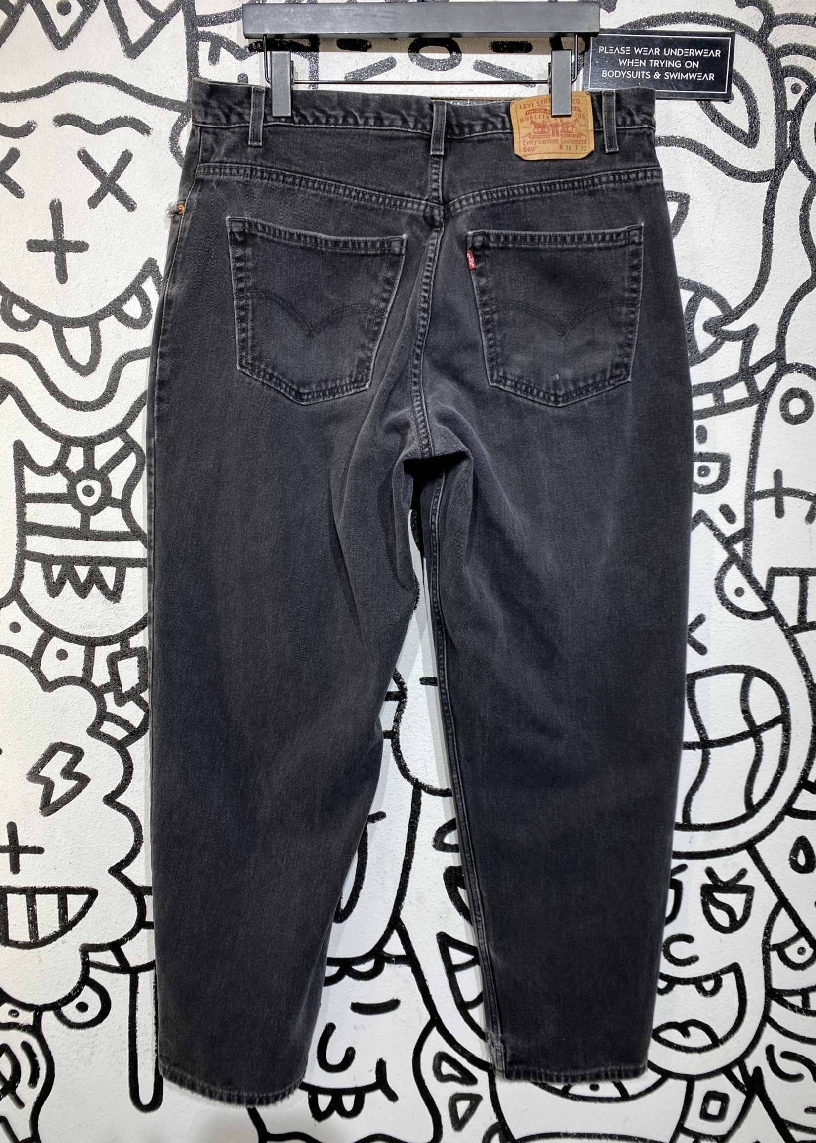 black 560 levi jeans