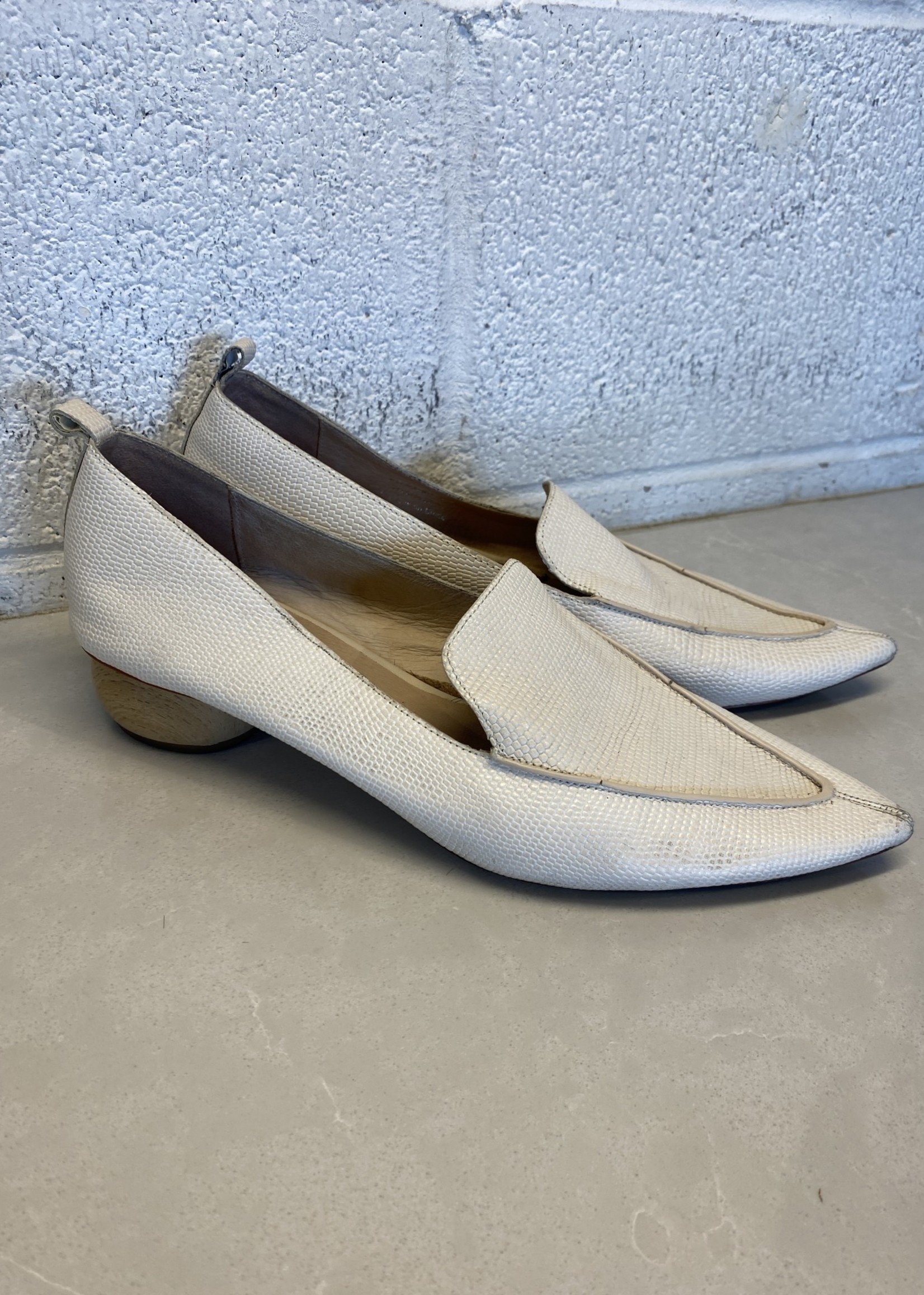 Jeffrey Campbell White Point Toe Loafers 9.5