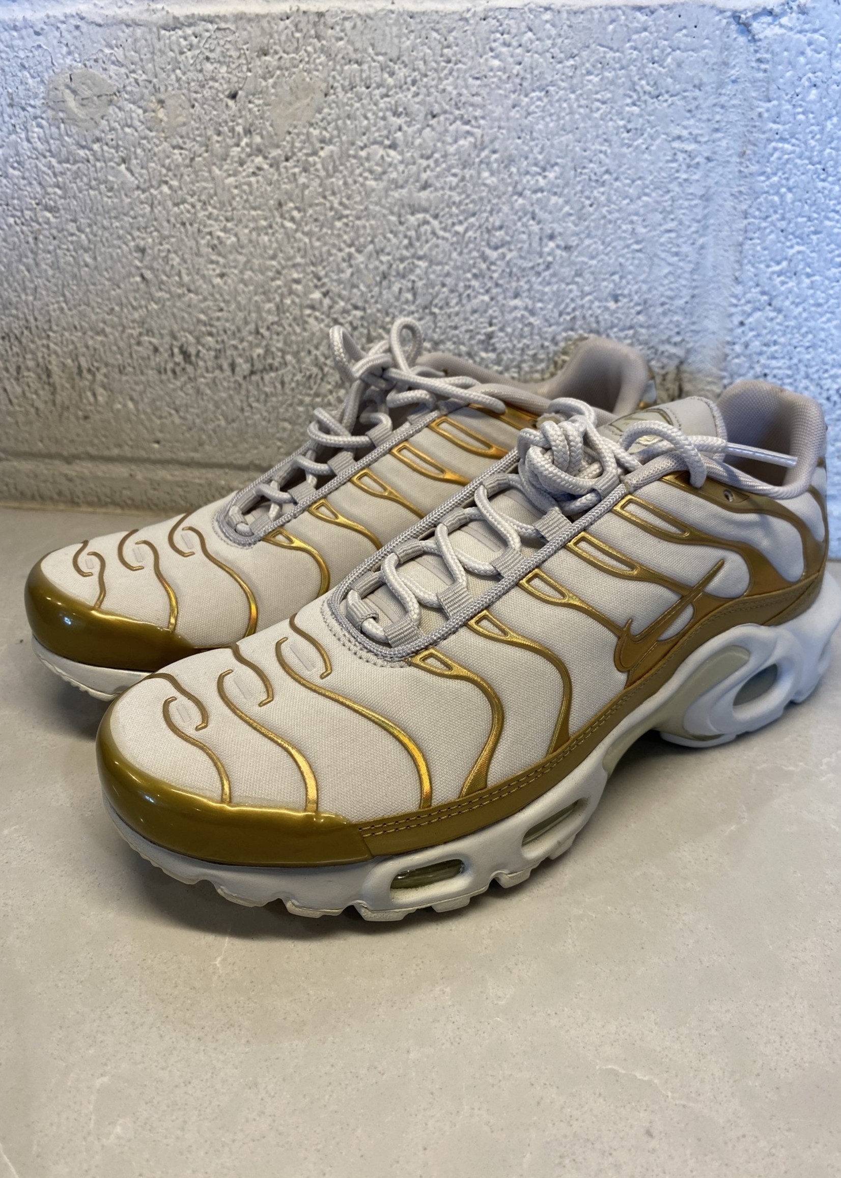 Nike Airmax TN Gold White Sneakers Fem 7