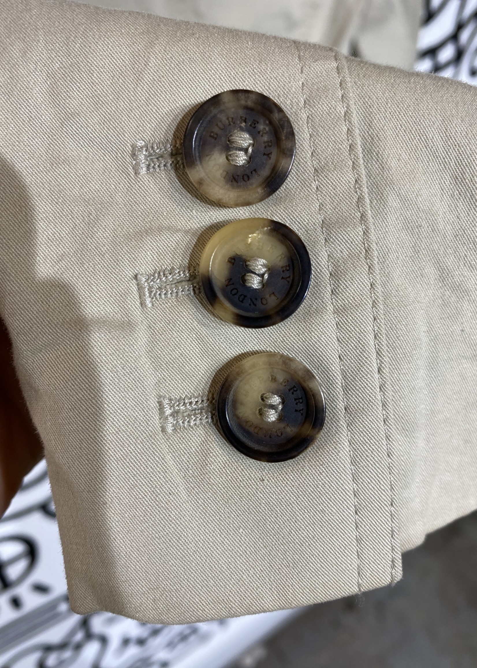Burberry Tan Button Up Blazer 6/S