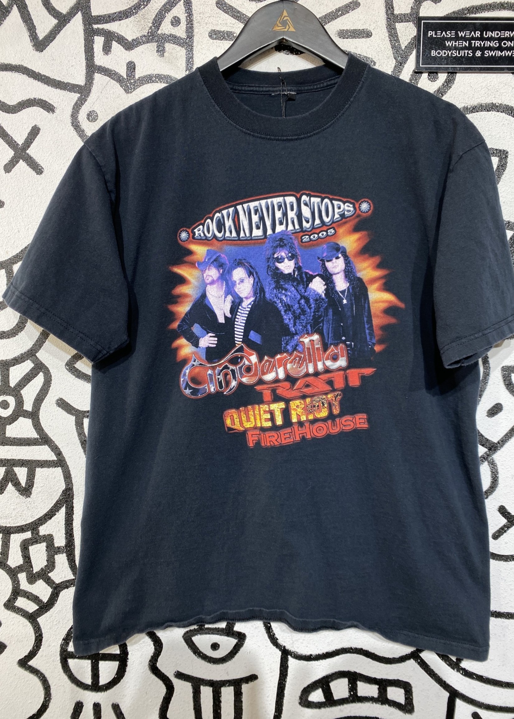 2005 Rock Never Stops Tour Tee XL