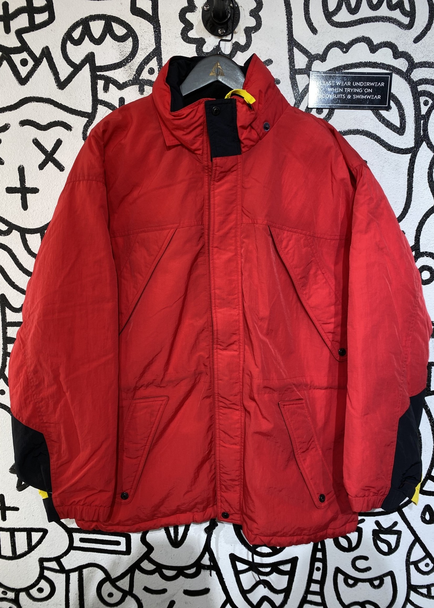 Marlboro Red Vintage Puffer Jacket L