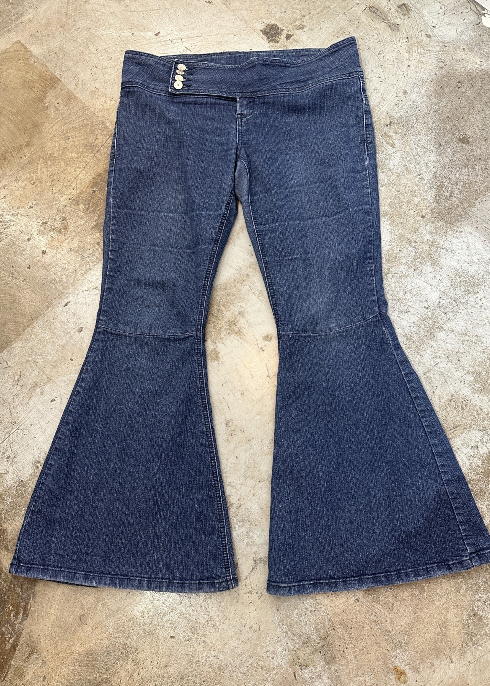 Almost Famous Y2K Denim Bell Bottoms 36