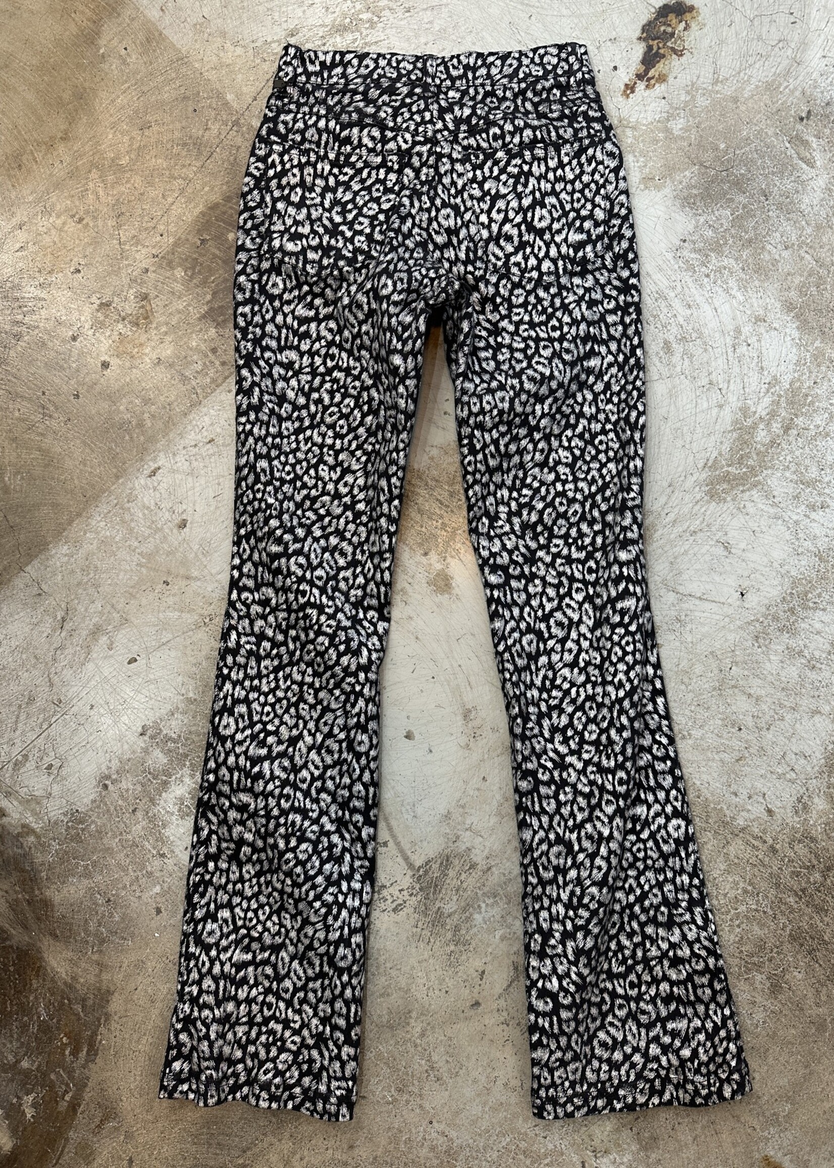 RVT Silver Cheetah Print Pants 24