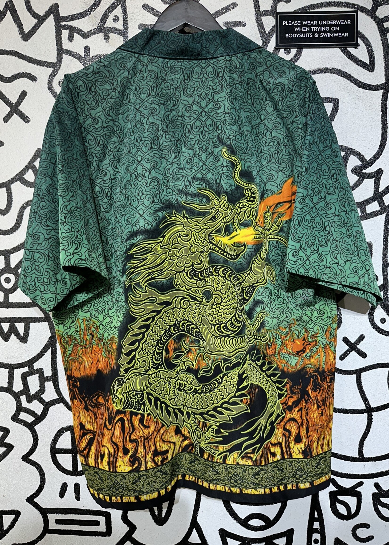 No Boundries Y2K Dragon Button Up L