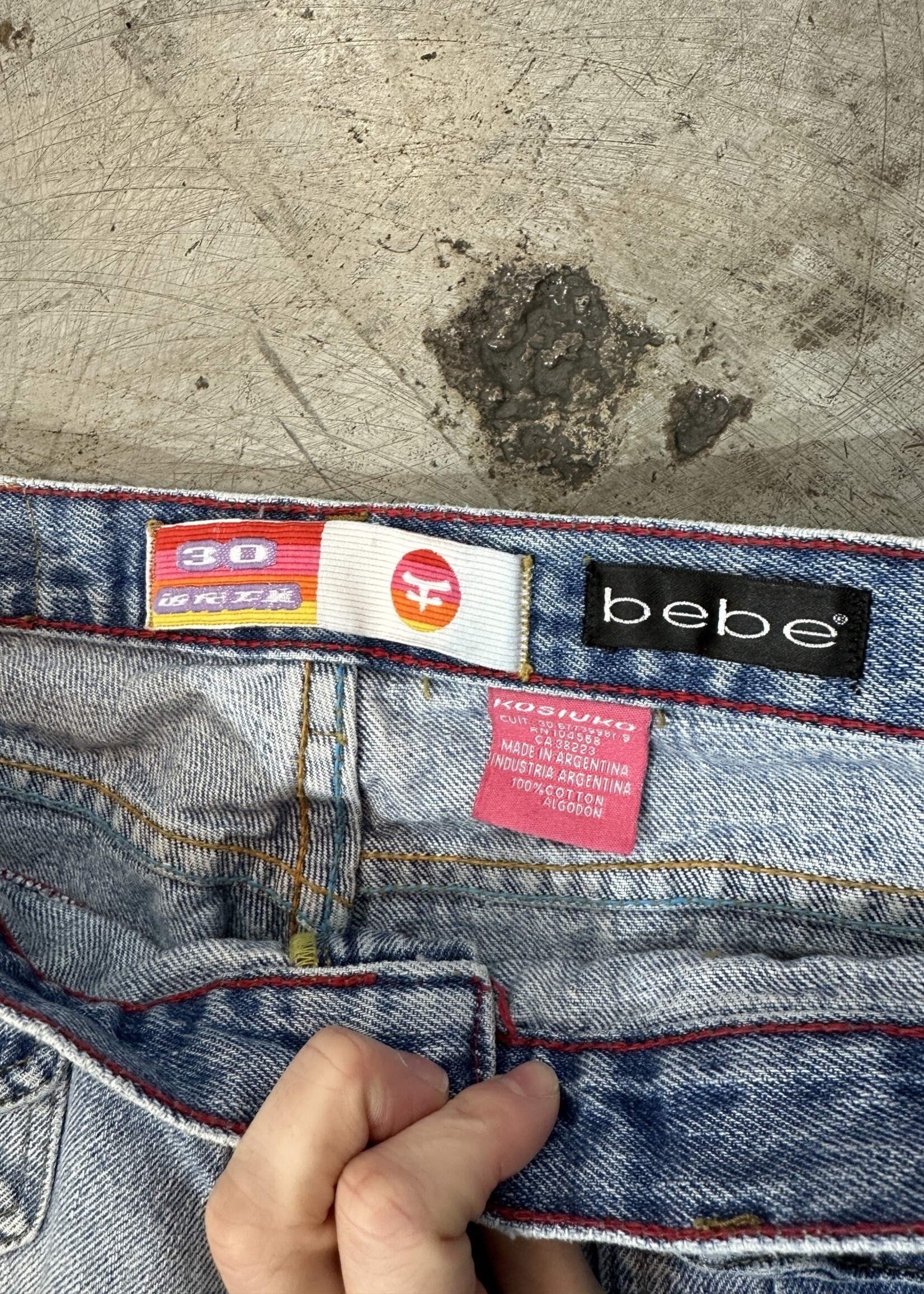 Kosiuko Bebe Y2K Low Rise Light Wash Jeans FEM 30"