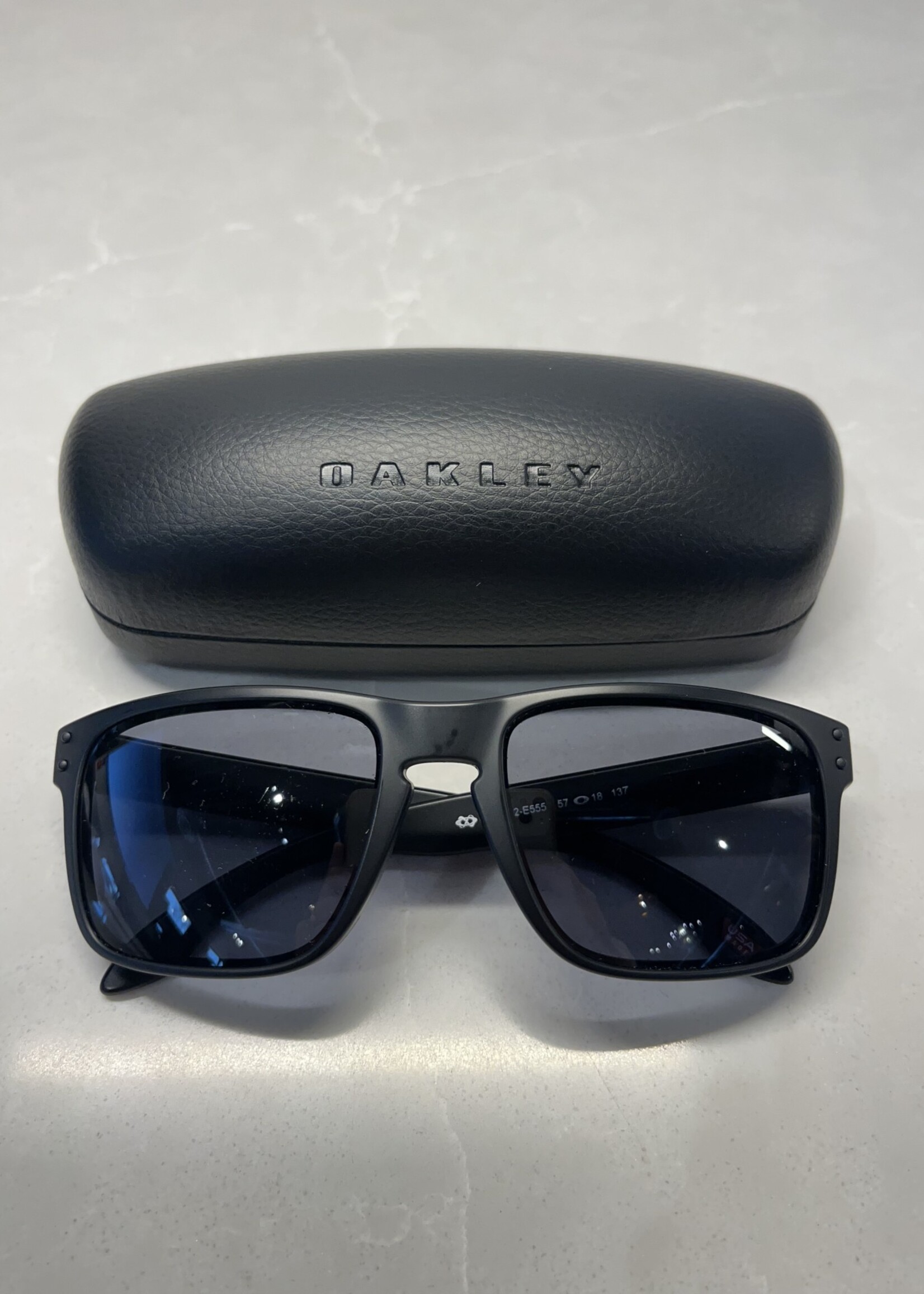 Oakley Black Men's Sunglasses WITH CASE - ALT REBEL