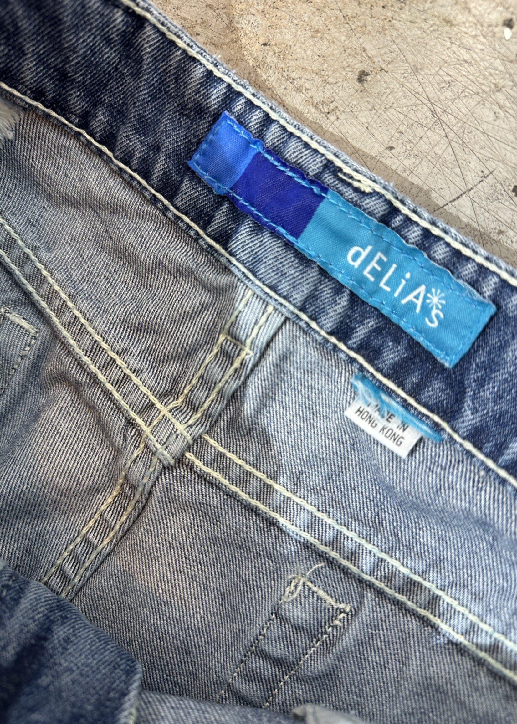 Delia's 2000s Distressed Jeans 28