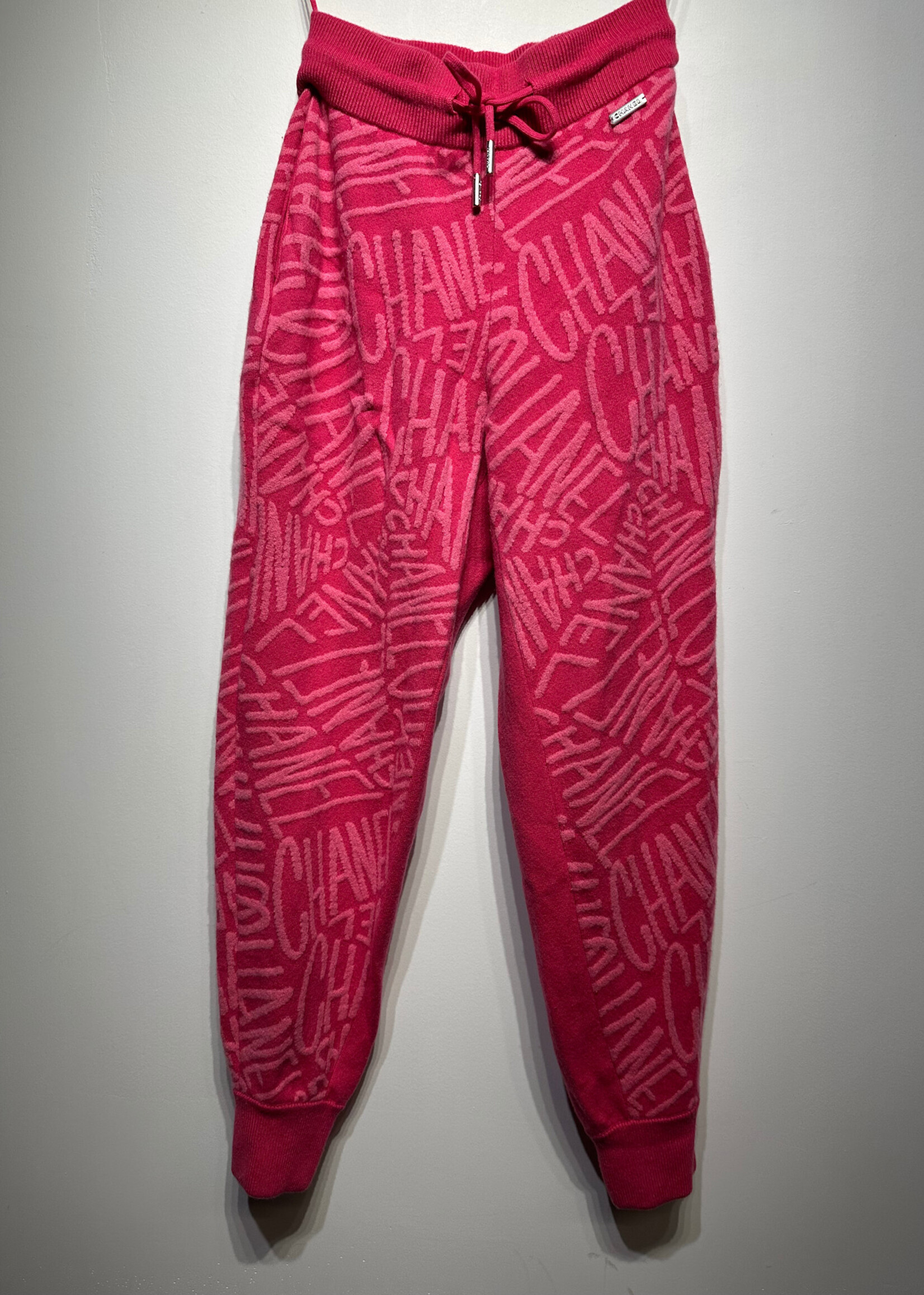 Chanel Resort 2021 Pink Cashmere Joggers  36 (26"-30")