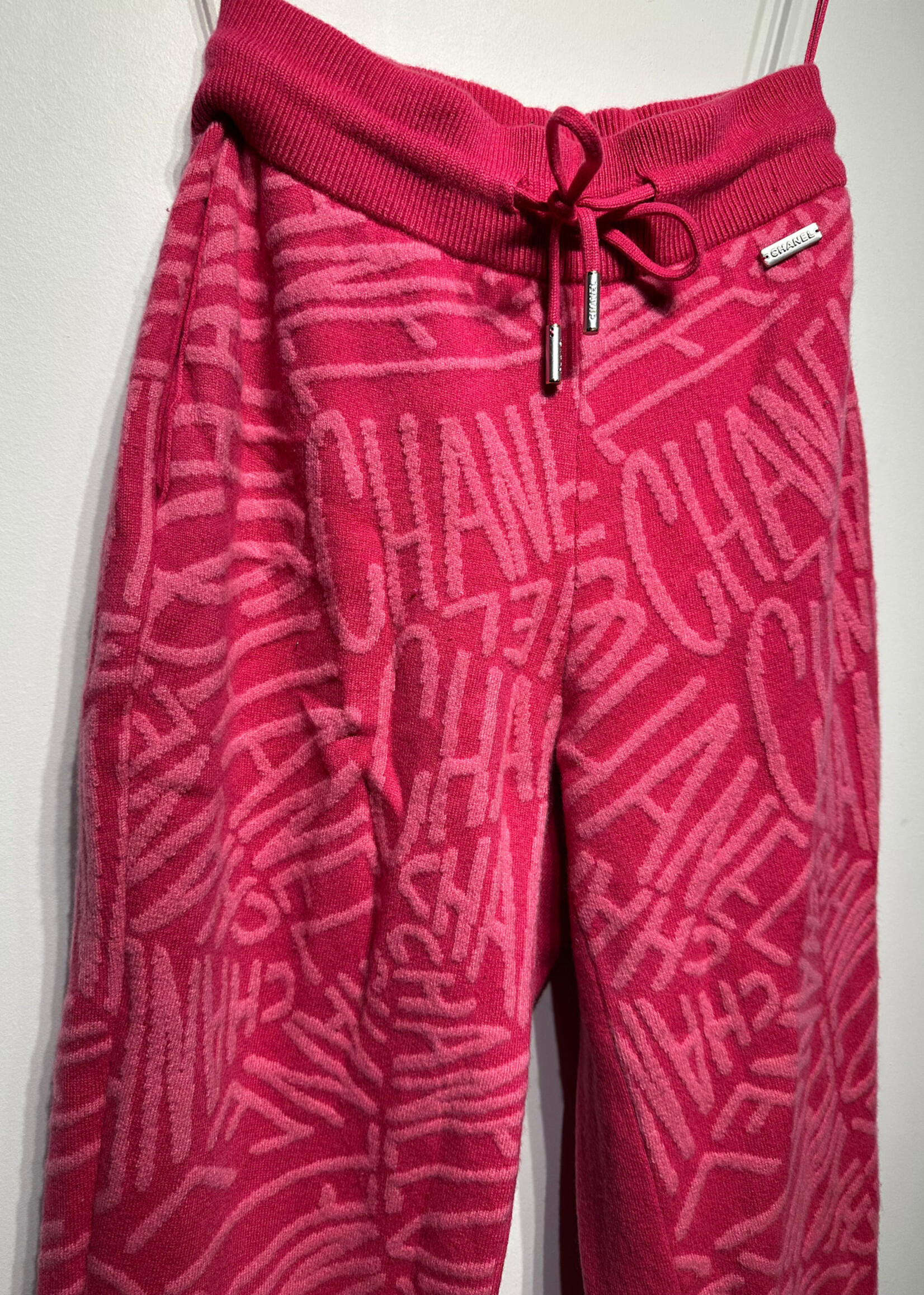 Chanel Resort 2021 Pink Cashmere Joggers  36 (26"-30")
