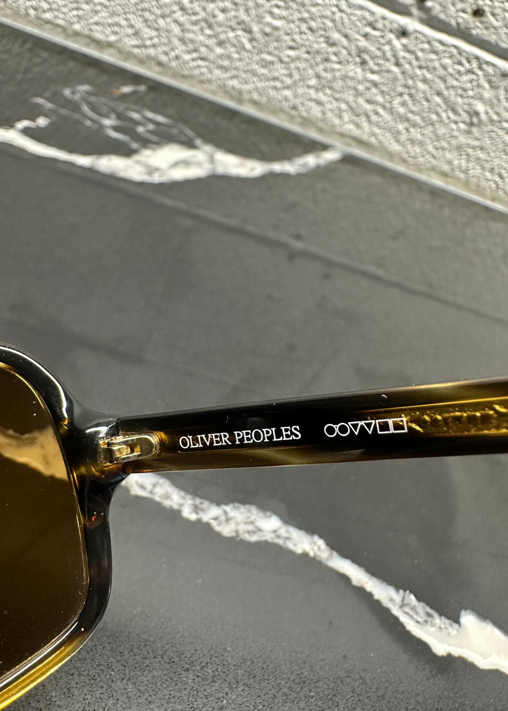 Oliver Peoples Tortoise Shell Glasses W CASE
