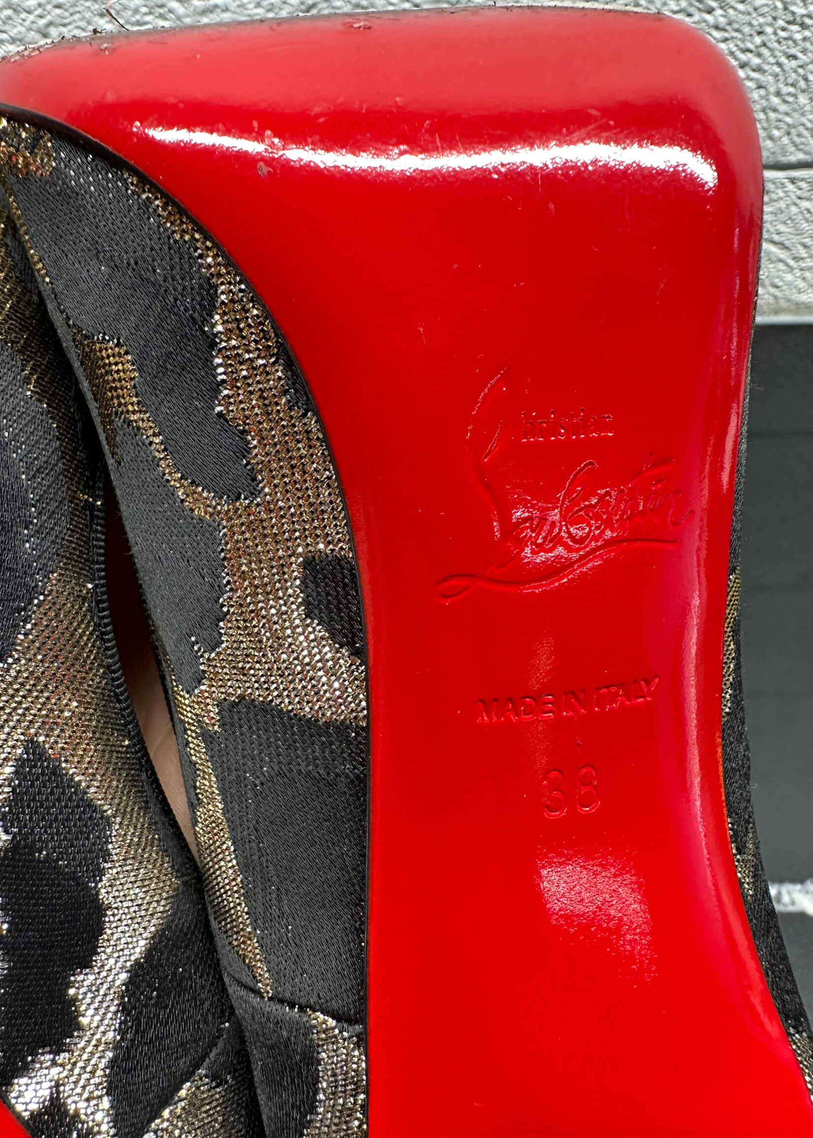 Louboutin Cheetah Pointed Toe Heel 7.5
