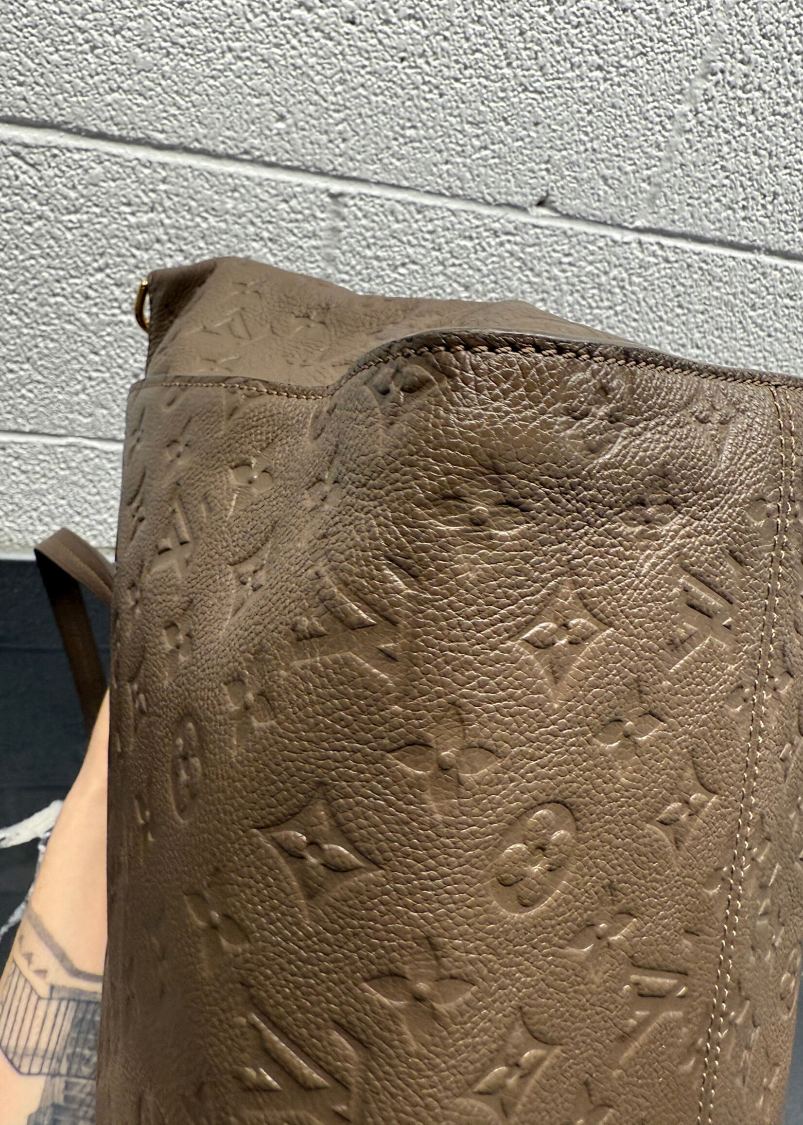 Louis Vuitton Lumineuse Leather Handbag