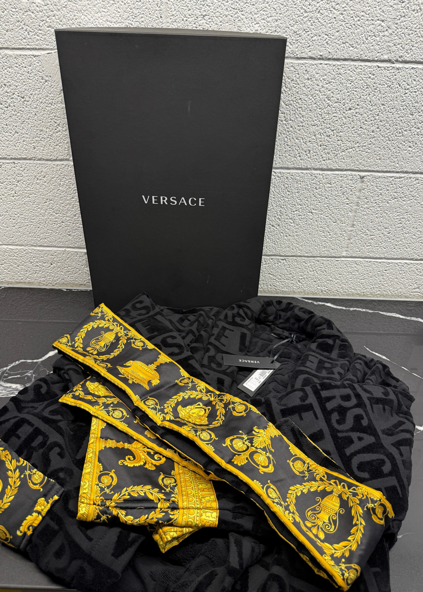 NWT Versace I Heart Baroque Robe Unisex L Retail: $550