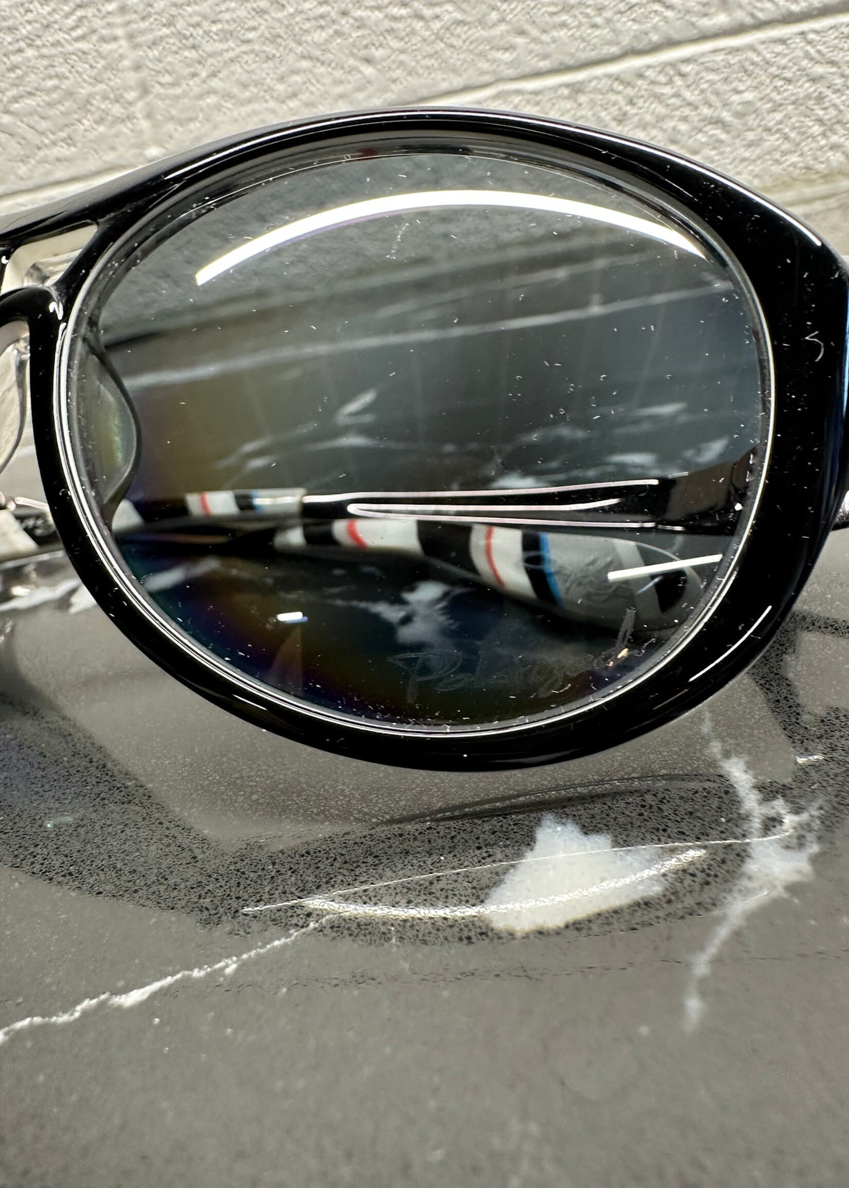 Oakley Vacanoy Sunglasses White/Black