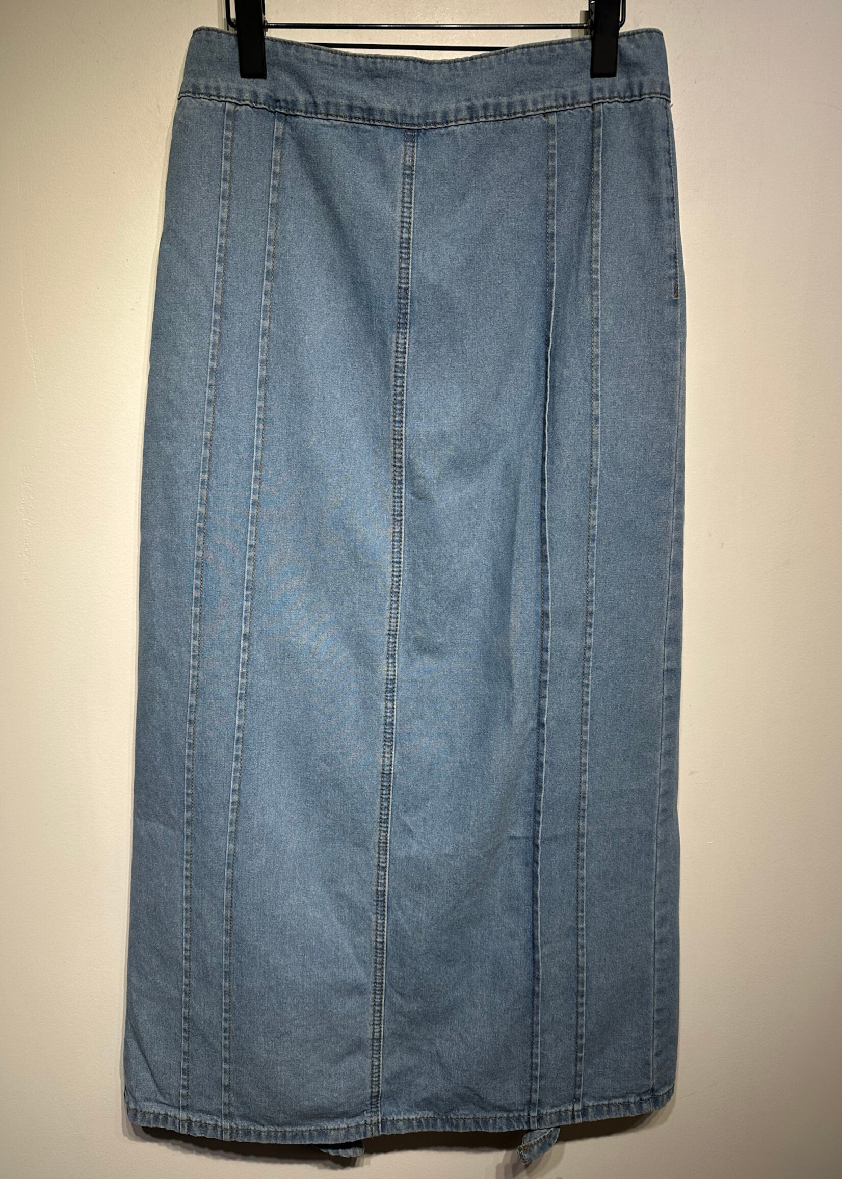 NWT Edikted Light Wash Denim SKirt 27