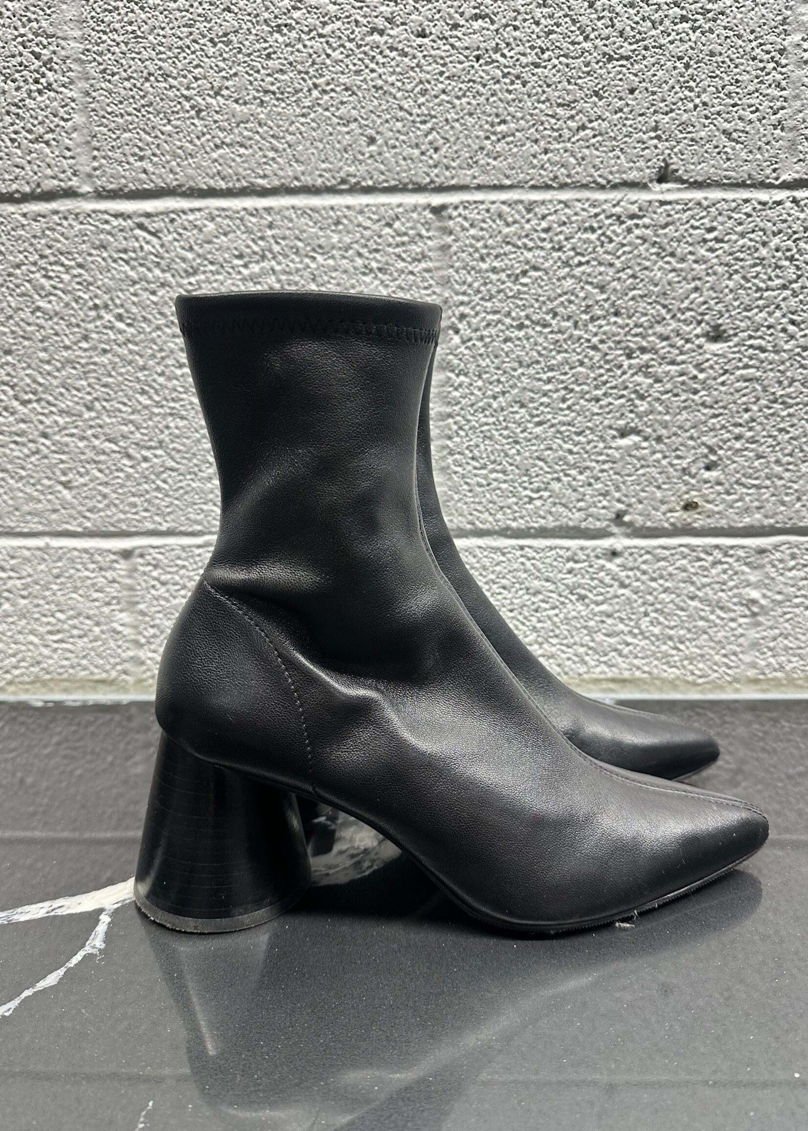 & Other Stories Black Point Toe Bootie 8