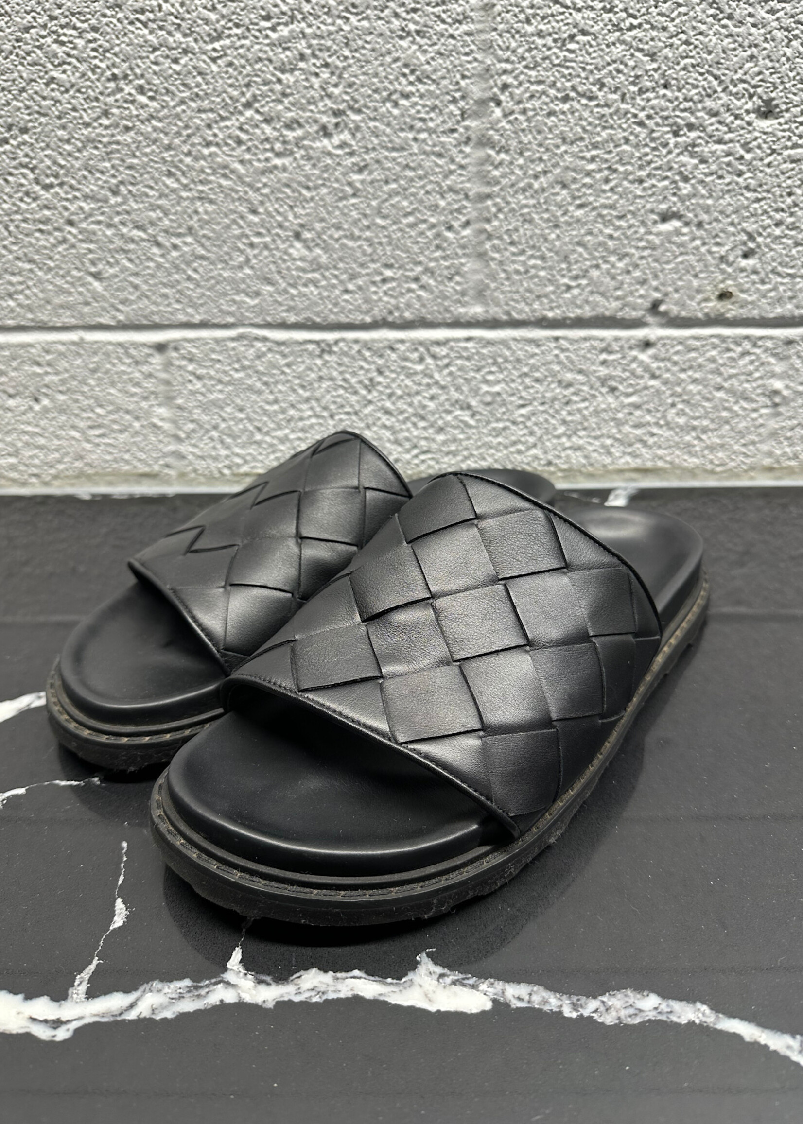 Bottega Veneta Black Intrecciato Woven Slides Masc 11