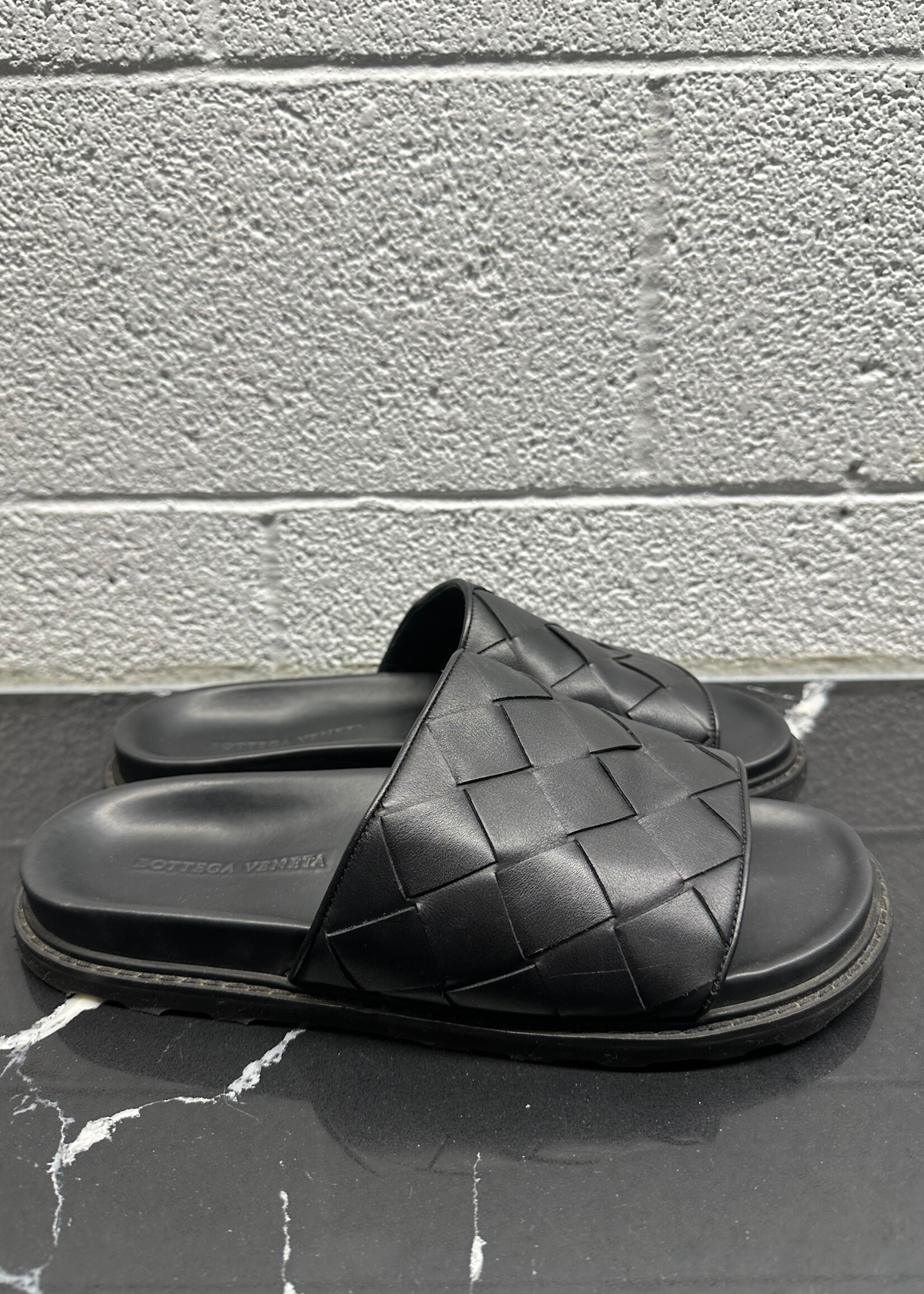 Bottega Veneta Black Intrecciato Woven Slides Masc 11