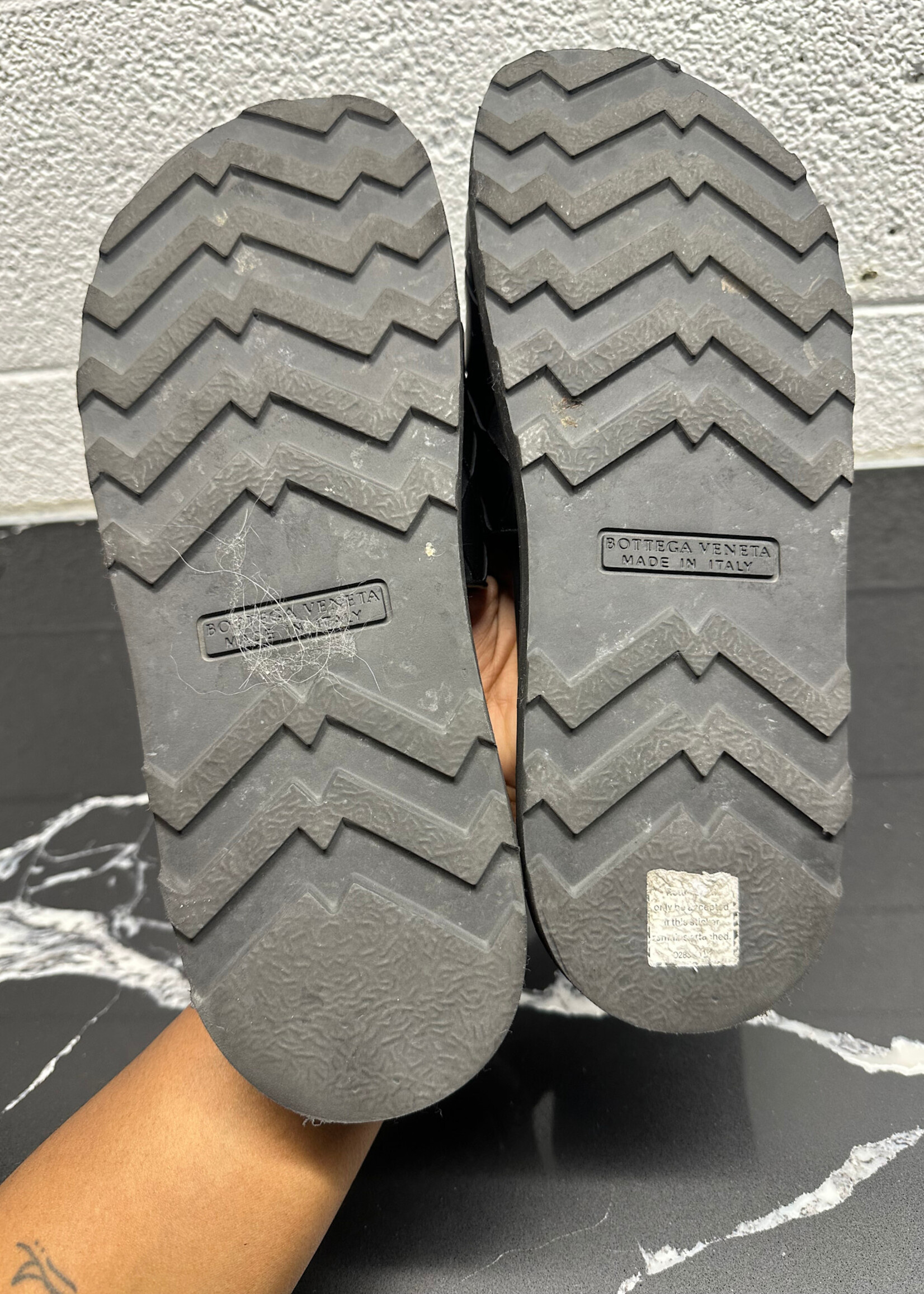 Bottega Veneta Black Intrecciato Woven Slides Masc 11