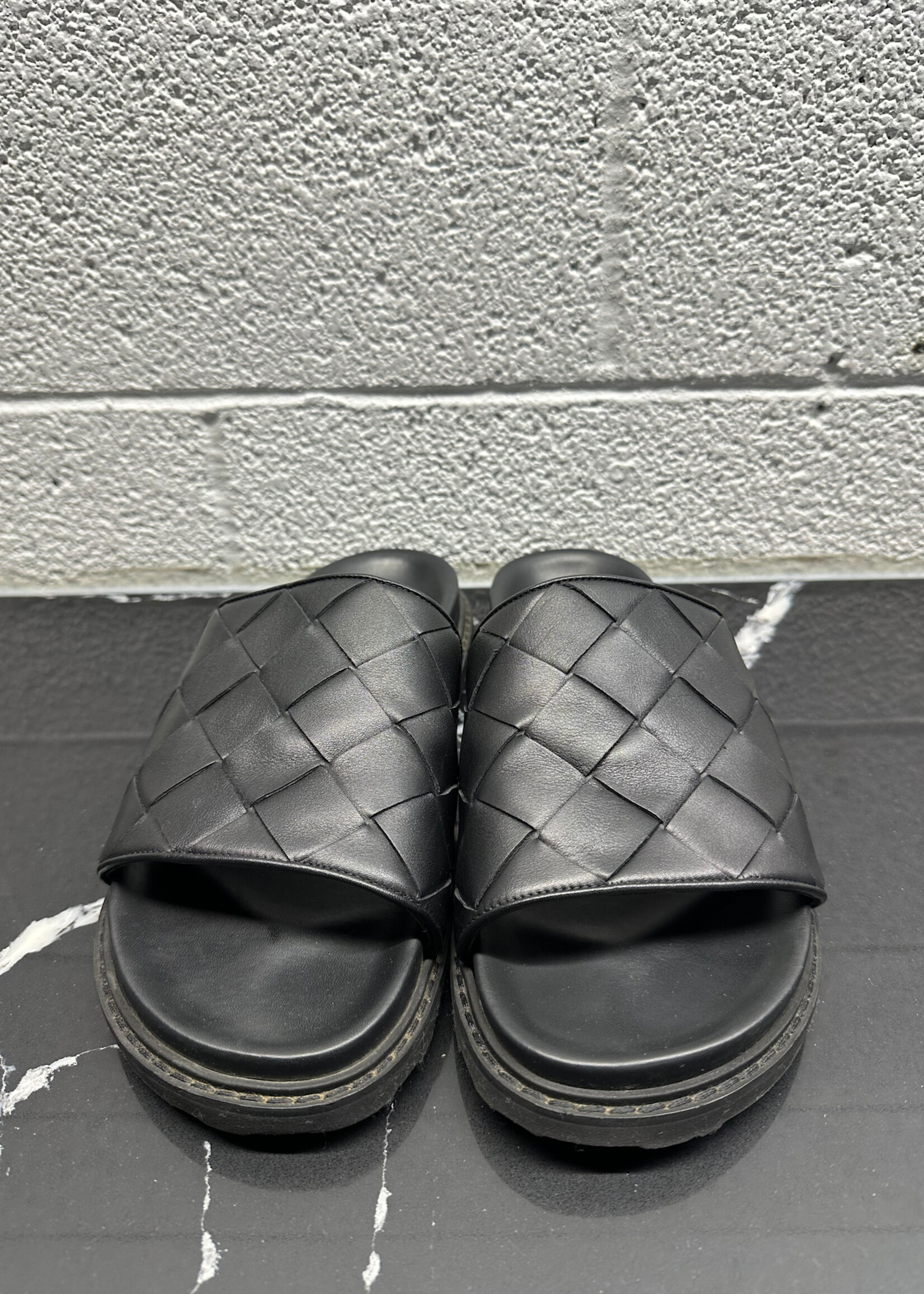 Bottega Veneta Black Intrecciato Woven Slides Masc 11