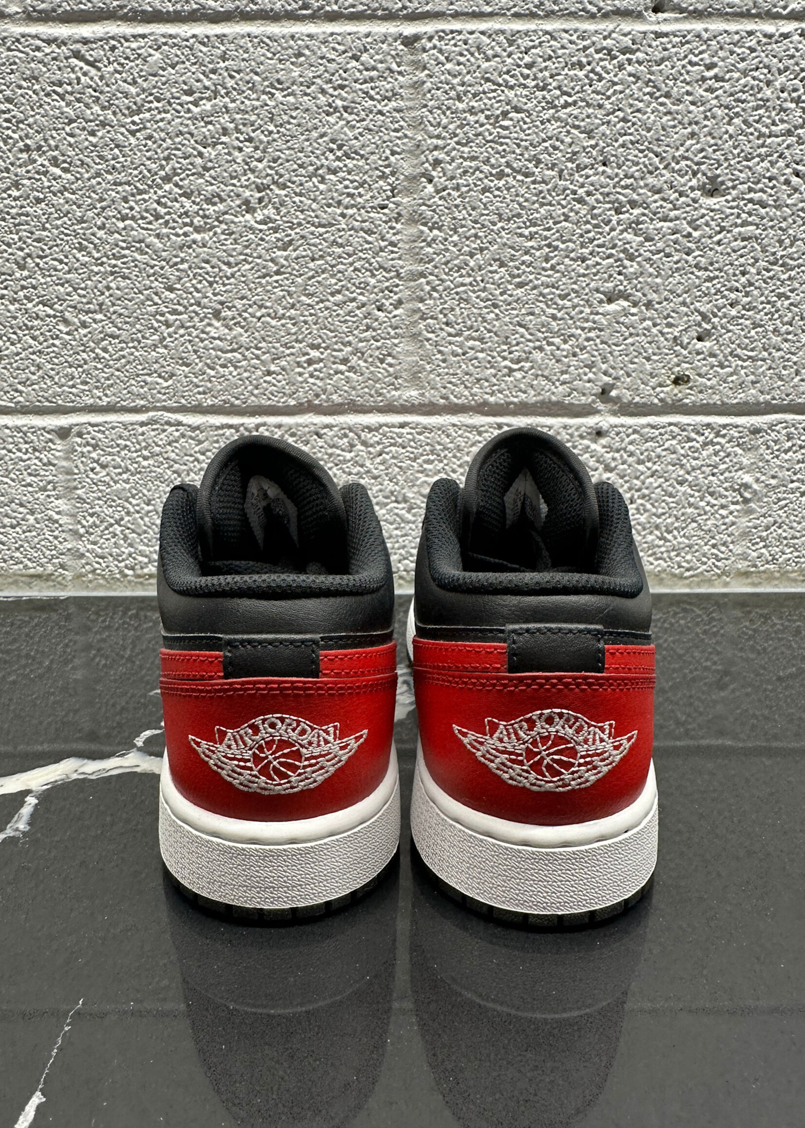 Jordan 1 Bred Low Fem 6