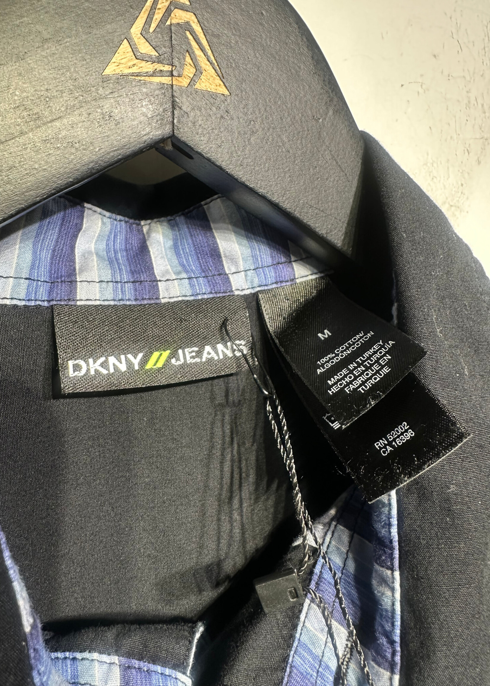 DKNY Black /Blue Layered Distressed L/S B/U Masc M