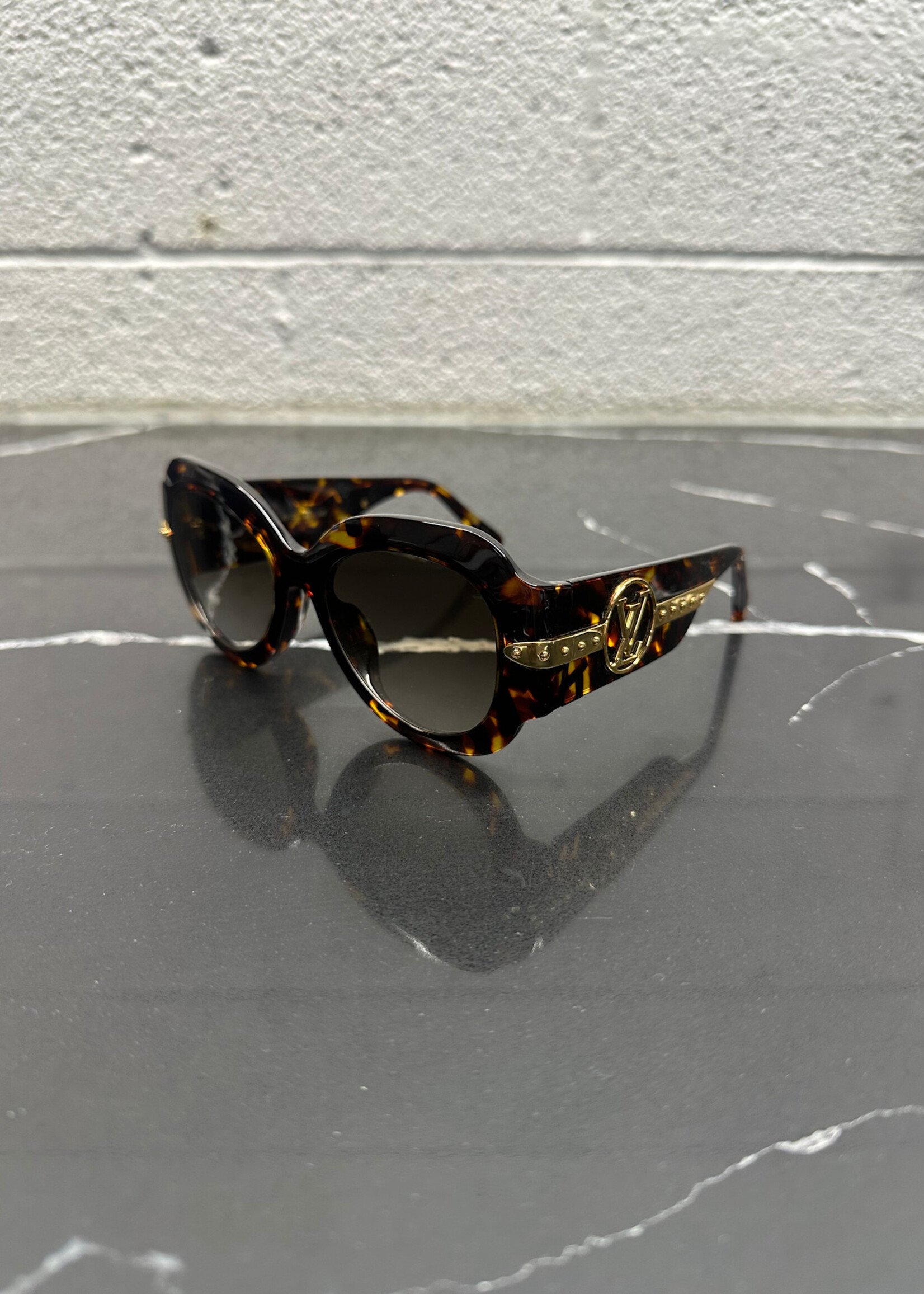Louis Vuitton Z1133E Sunglasses WITH CASE