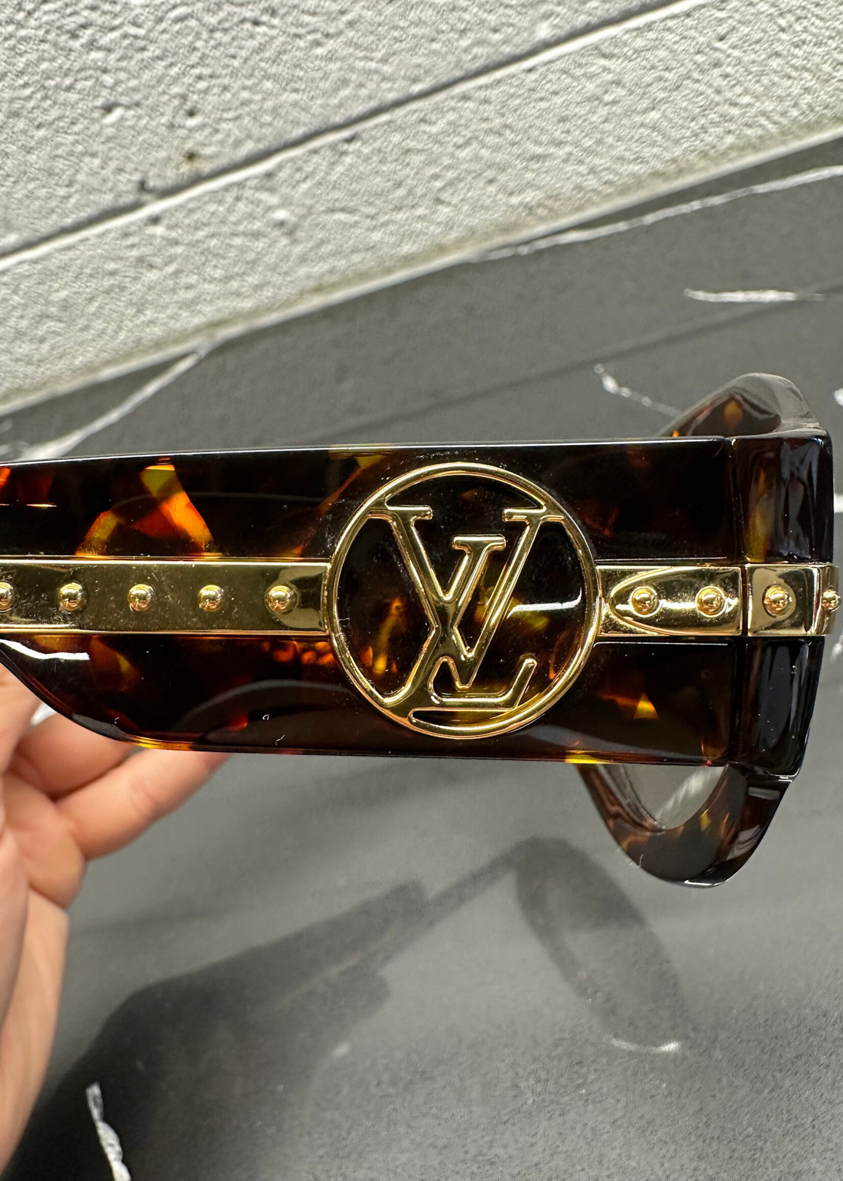 Louis Vuitton Z1133E Sunglasses WITH CASE