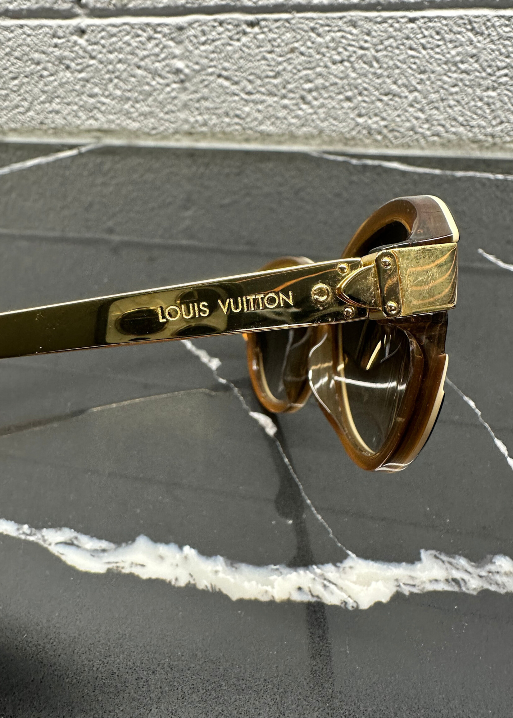 Louis Vuitton Z0487E Sunglasses WITH CASE