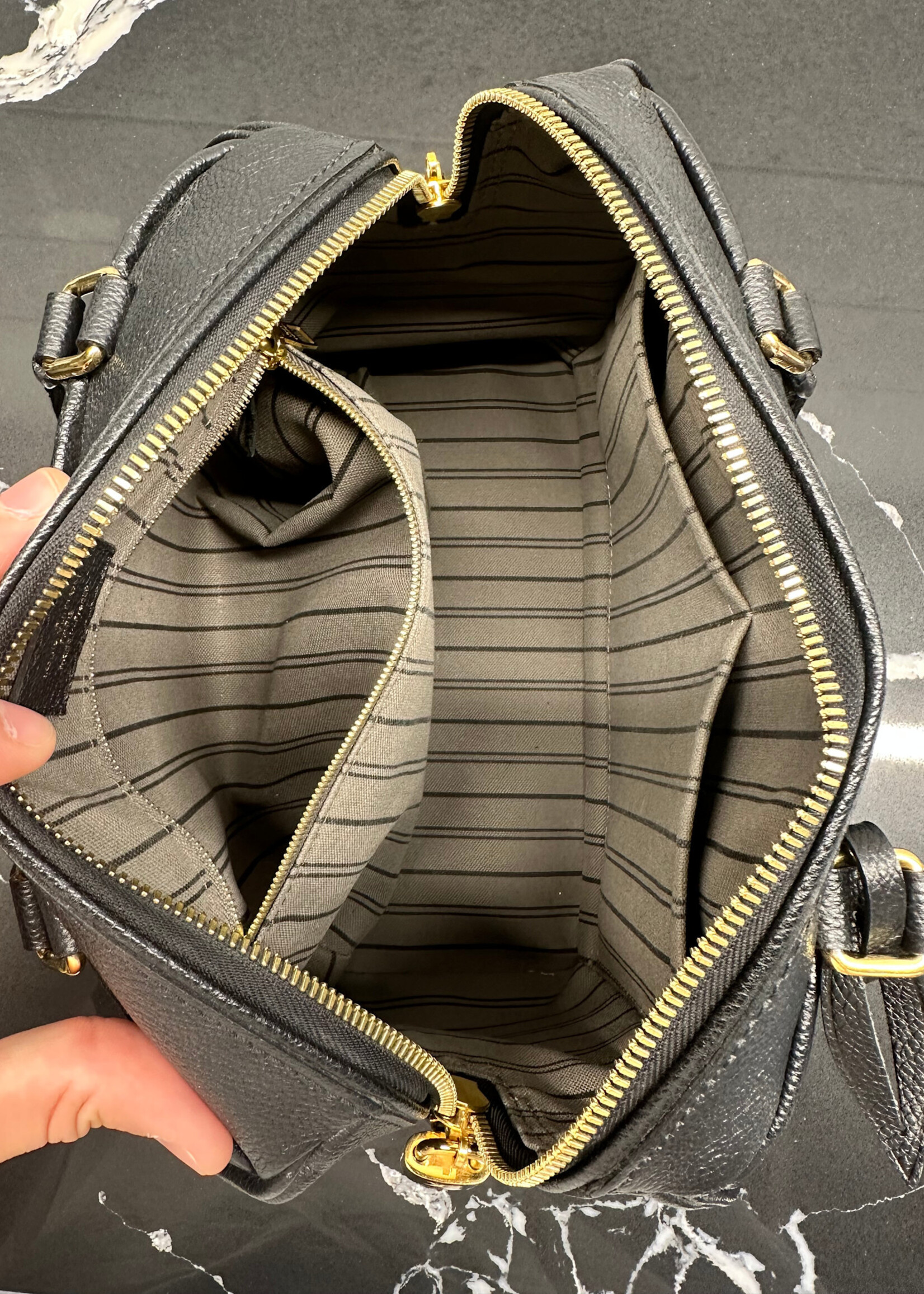 Louis Vuitton Empire Leather Bag OS