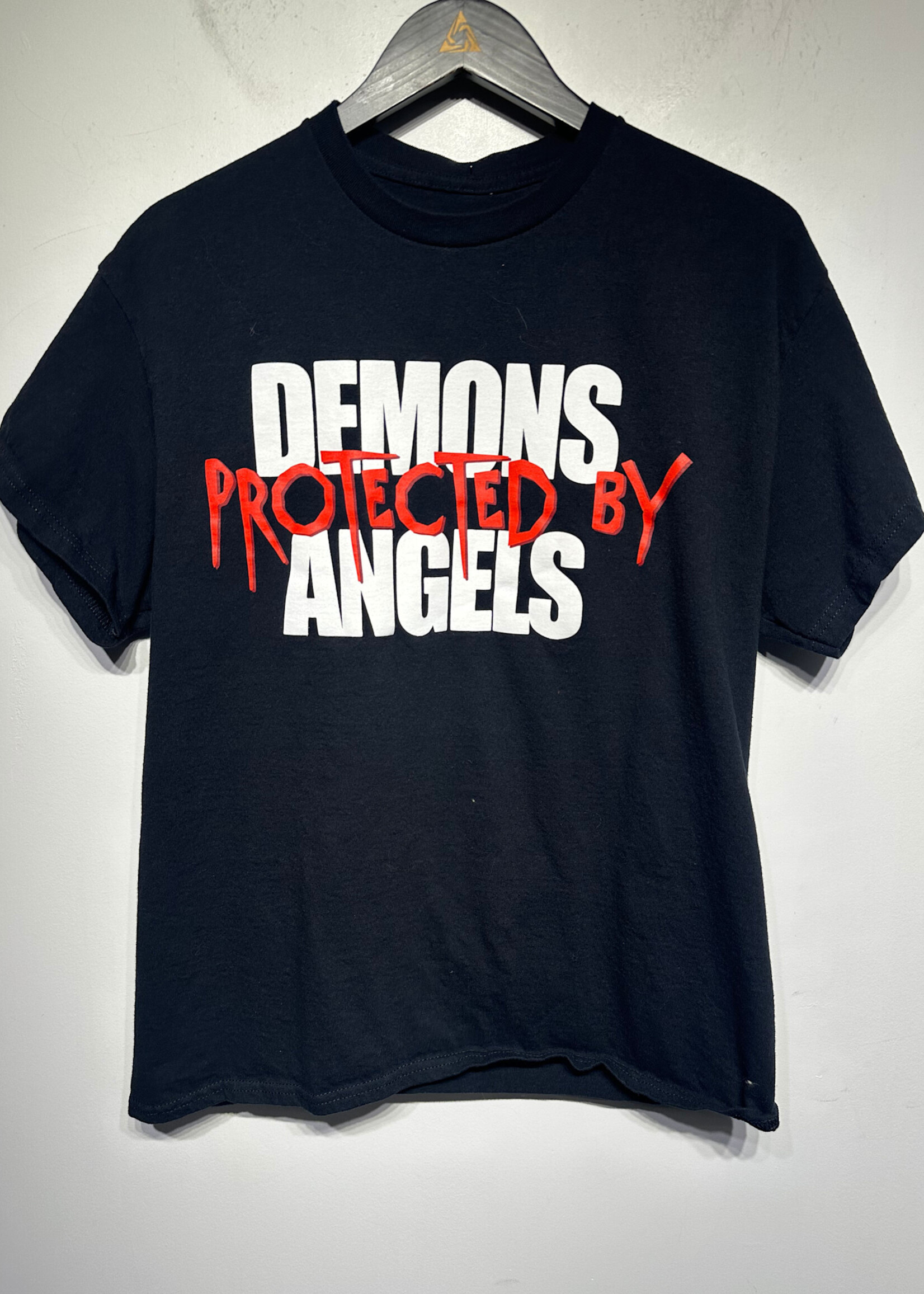 Nav Demons Protected By Angels Black Tee L