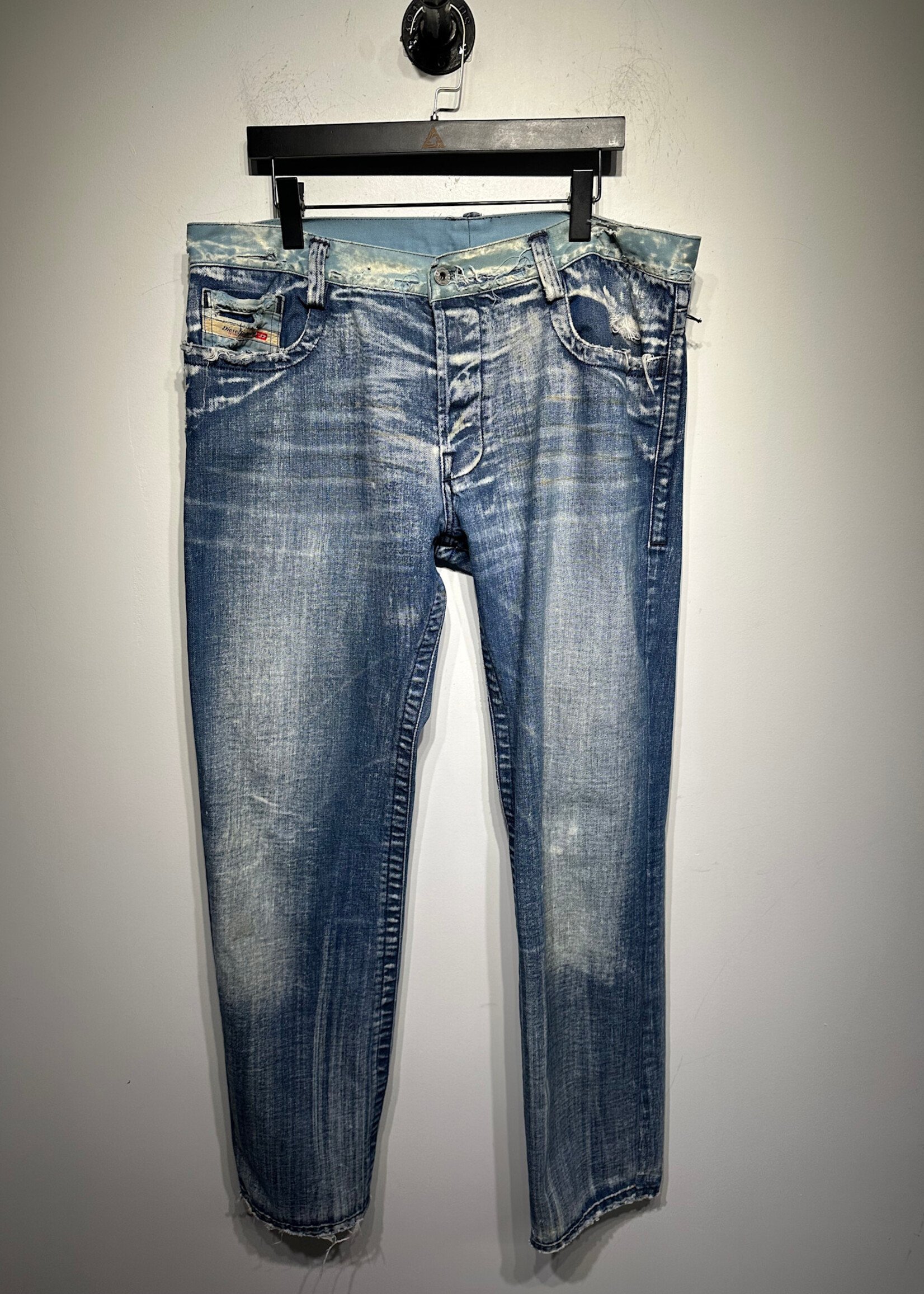 Diesel Ultra Distressed Y2K Jeans Masc 38