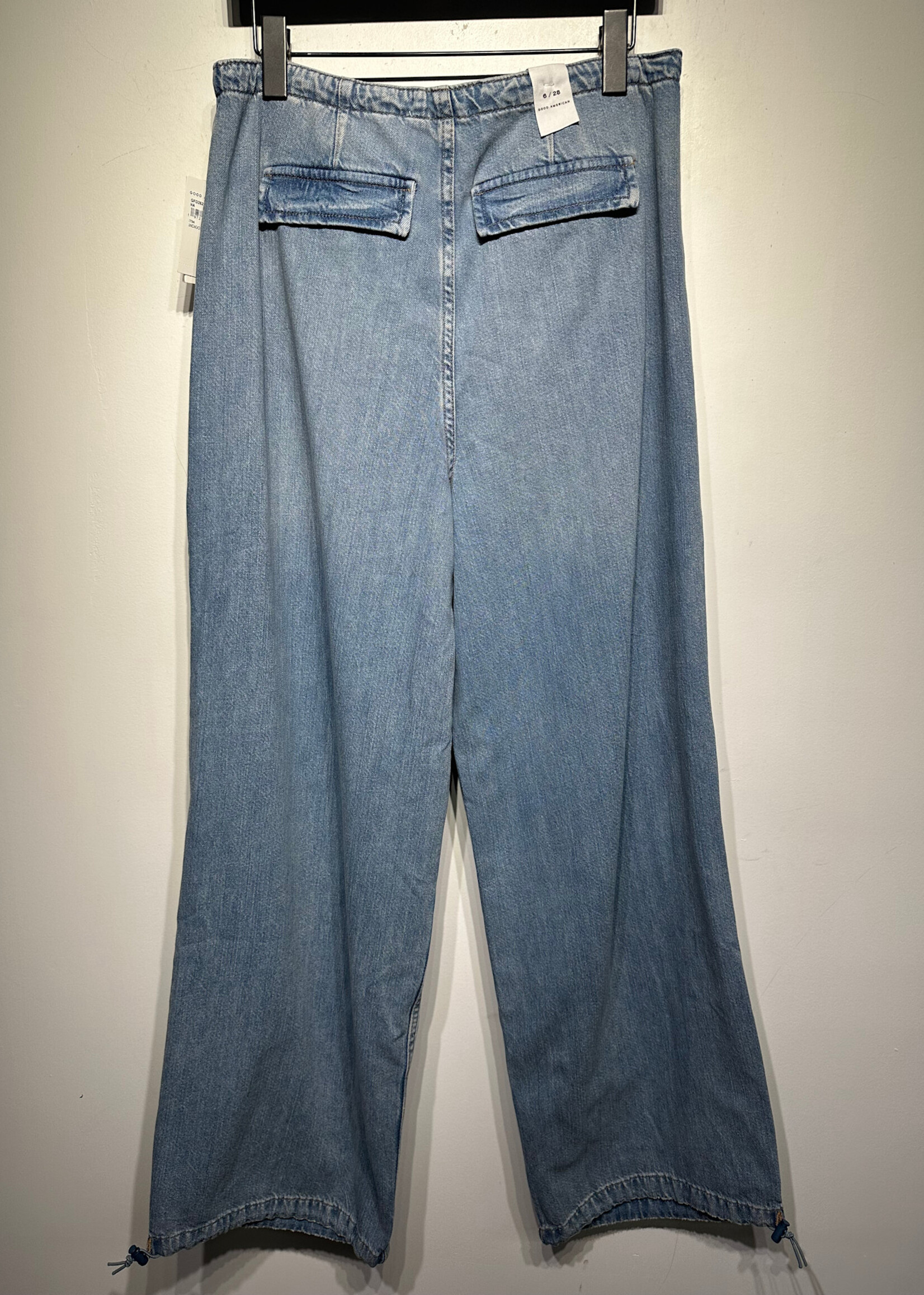 Good American NWT Light Wash Baggy Pants Fem 28