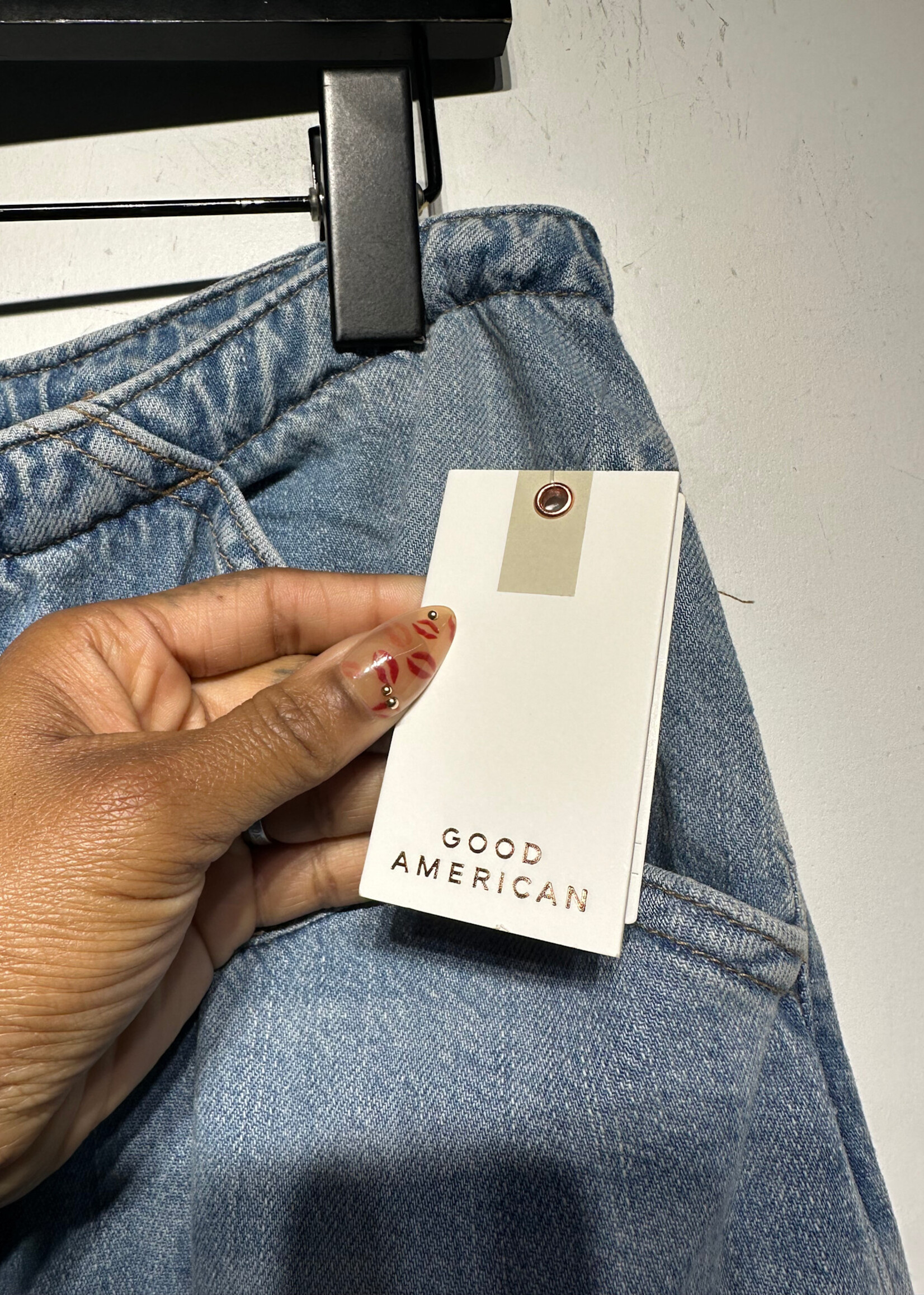 Good American NWT Light Wash Baggy Pants Fem 28