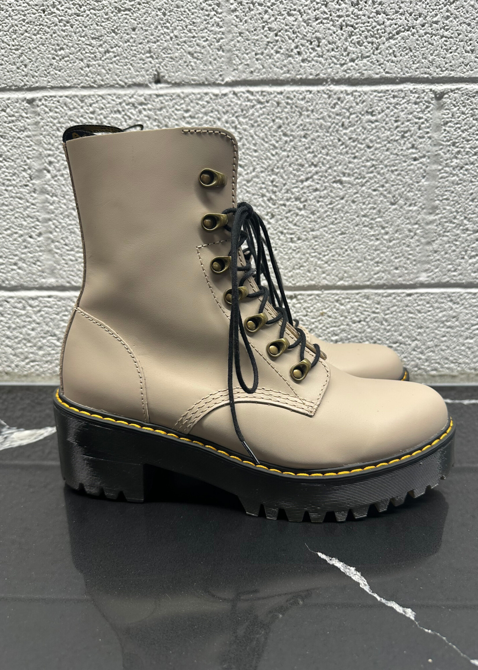 Dr Marten Leona Blush Pink Boots Fem 10