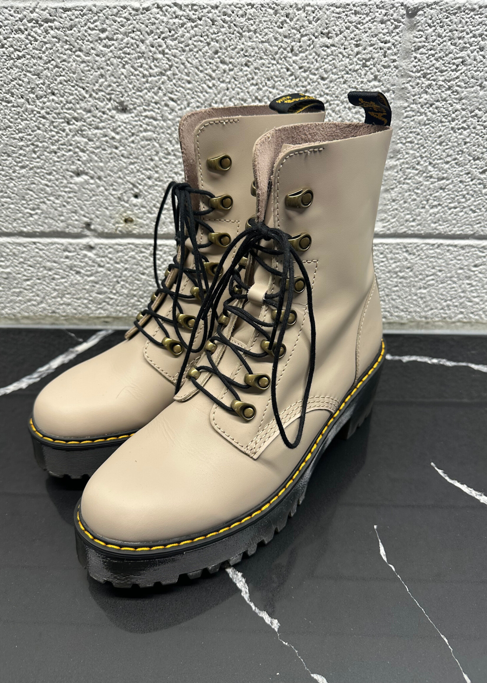 Dr Marten Leona Blush Pink Boots Fem 10