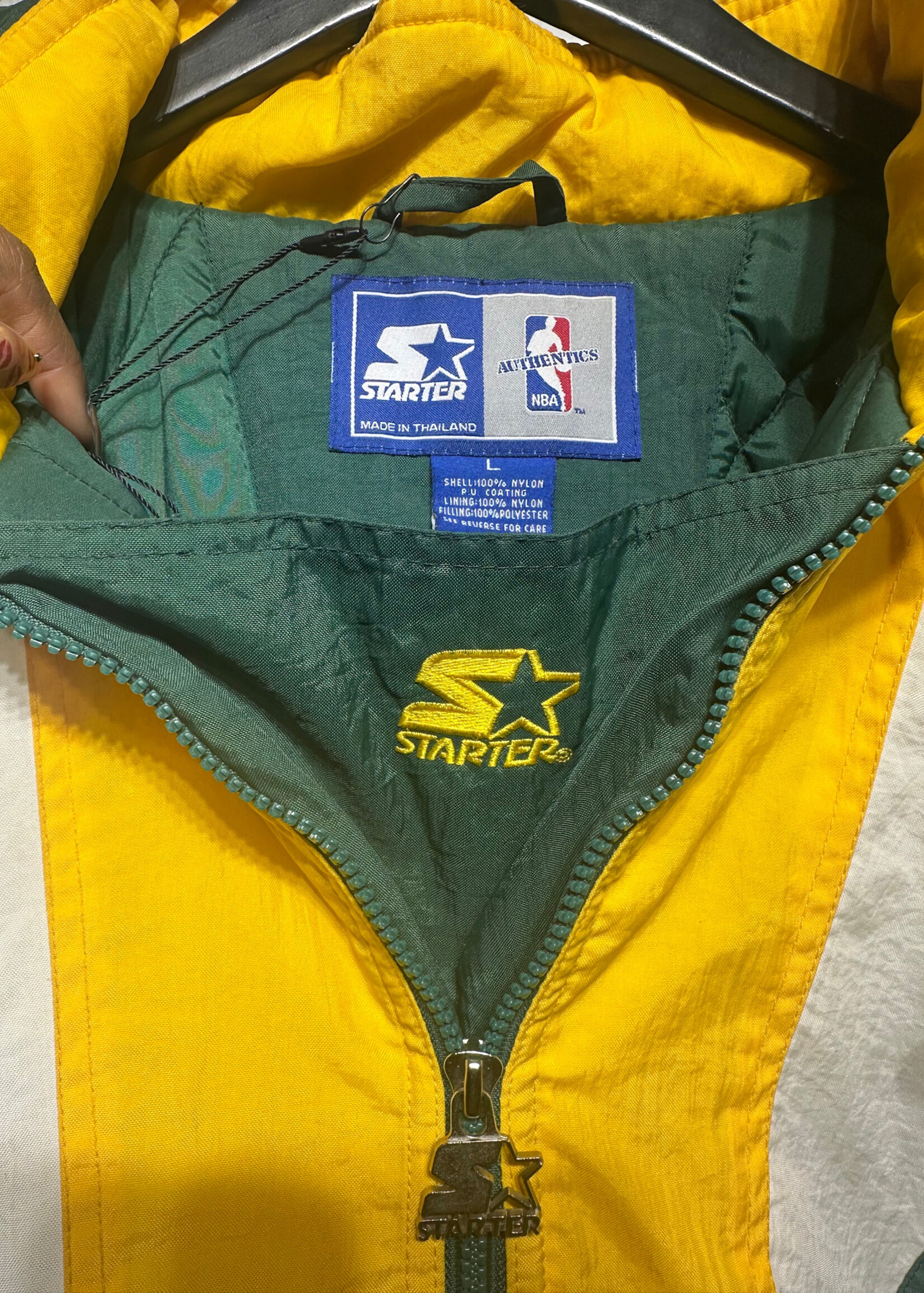 Vintage Starter Seattle Supersonics Puffer L AS IS