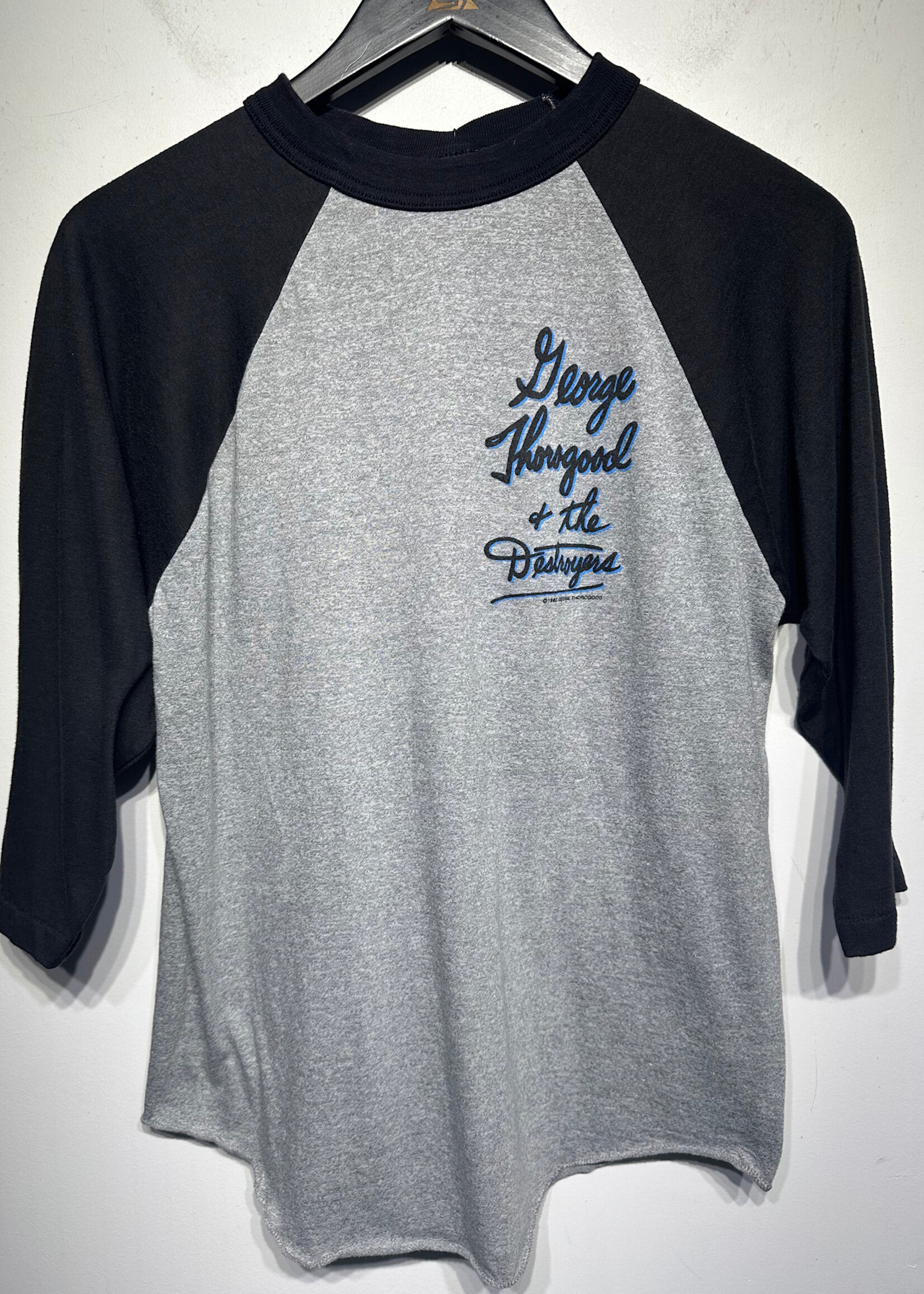 83 George Thorogood Raglan Fits Masc M