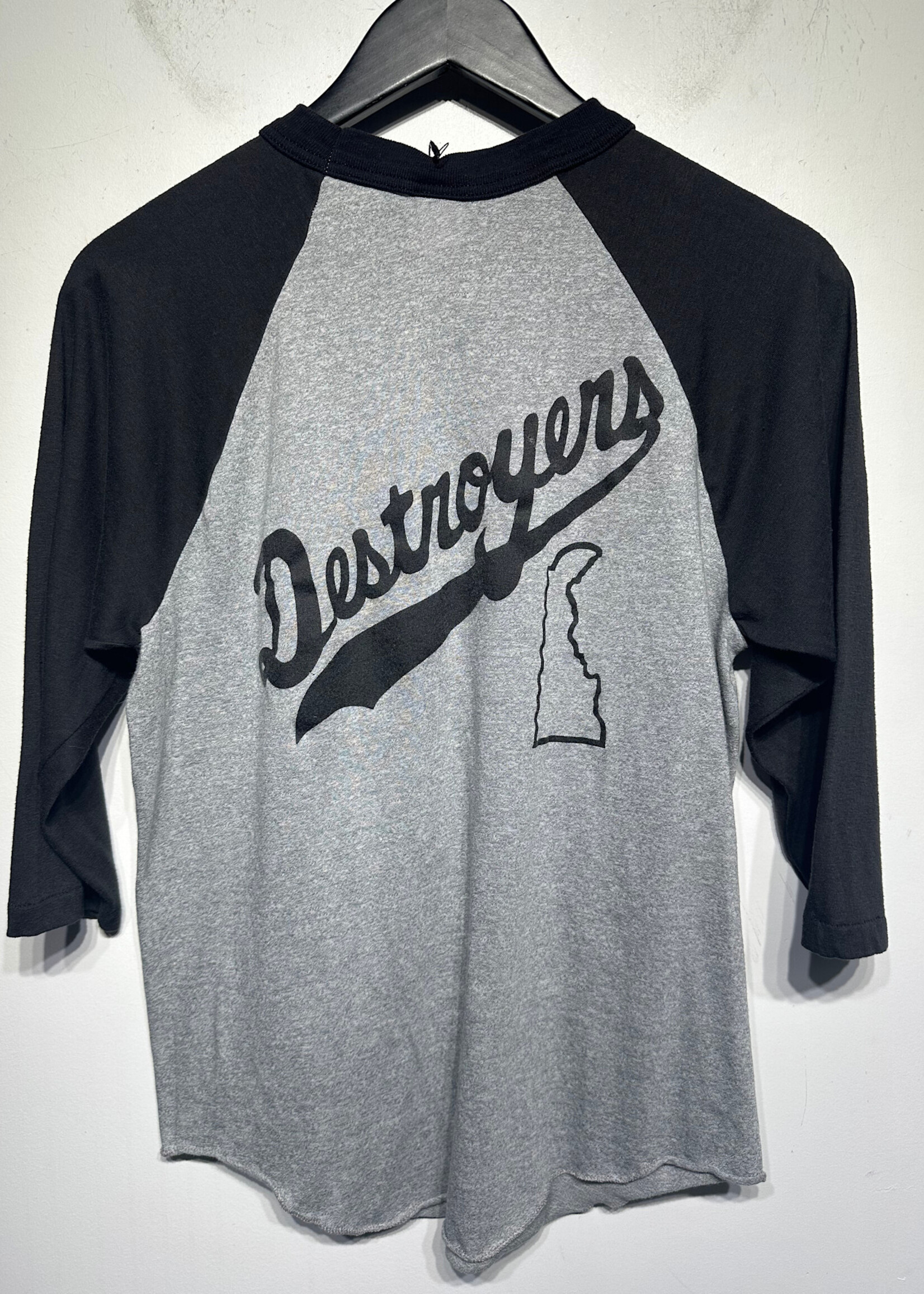 83 George Thorogood Raglan Fits Masc M