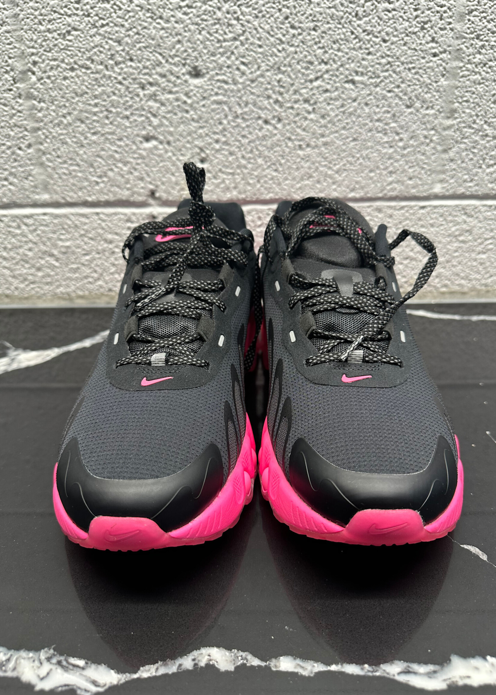 Air Max Dn8 NWT Black/Pink Masc 11.5