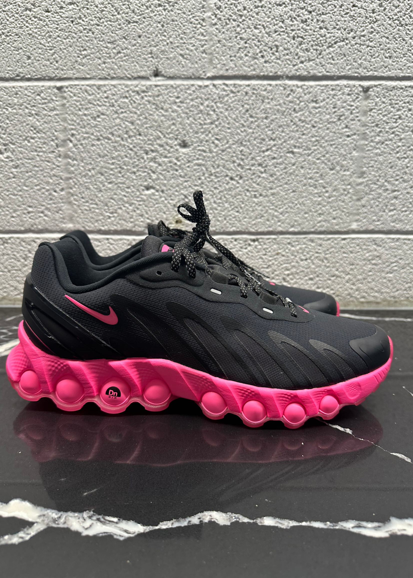 Air Max Dn8 NWT Black/Pink Masc 11.5