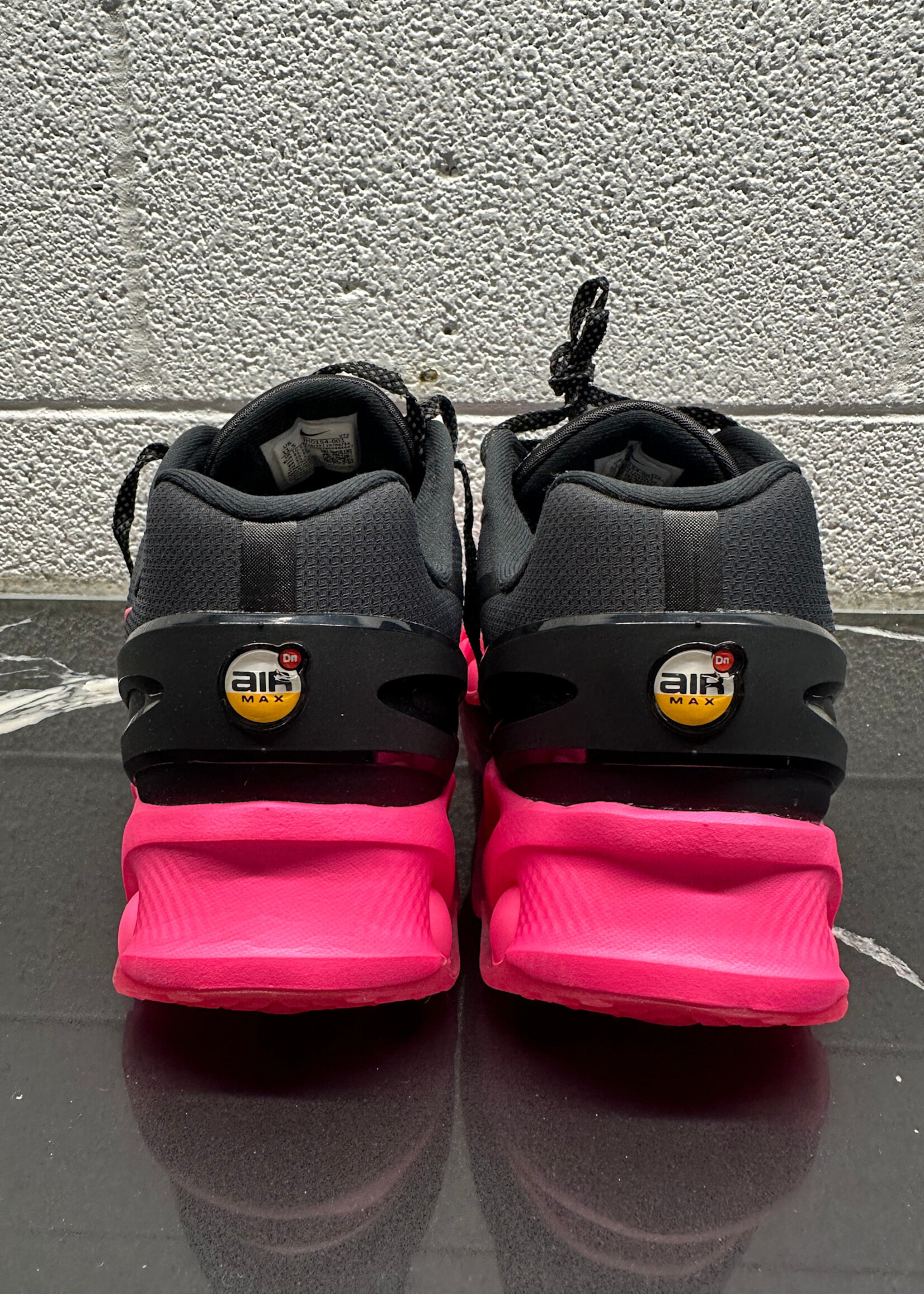 Air Max Dn8 NWT Black/Pink Masc 11.5
