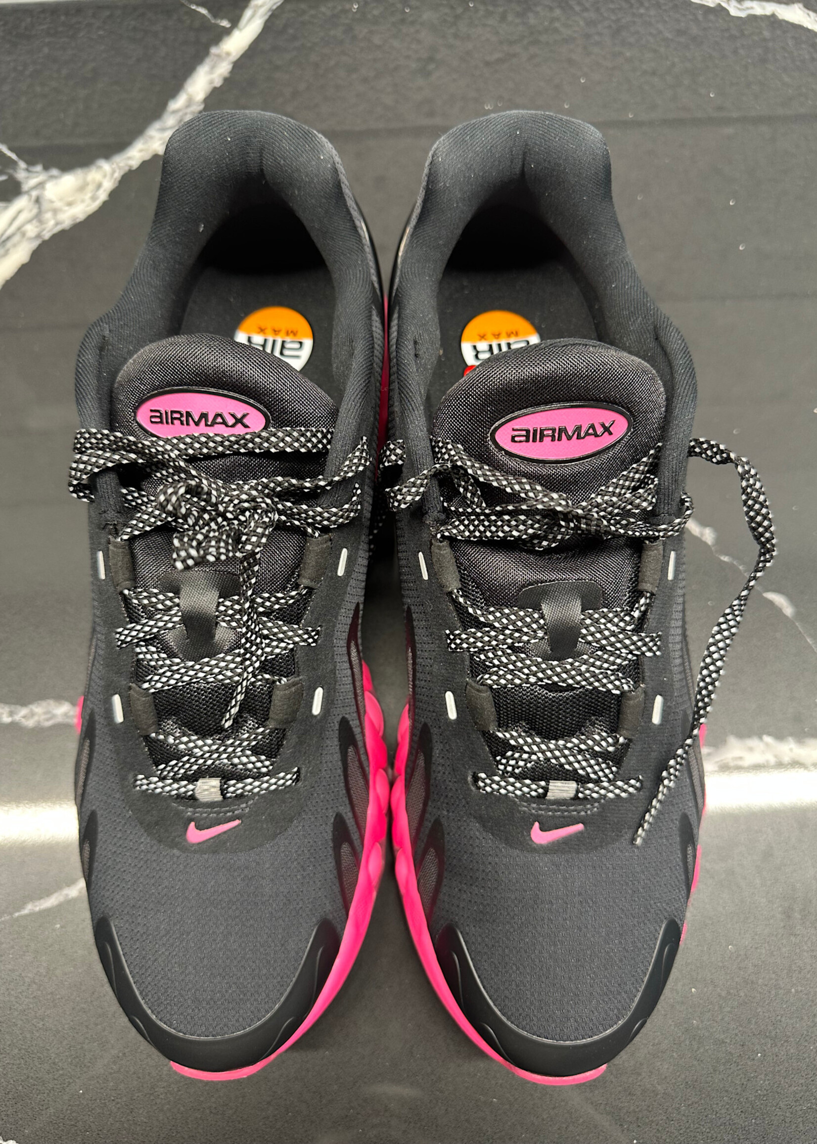 Air Max Dn8 NWT Black/Pink Masc 11.5