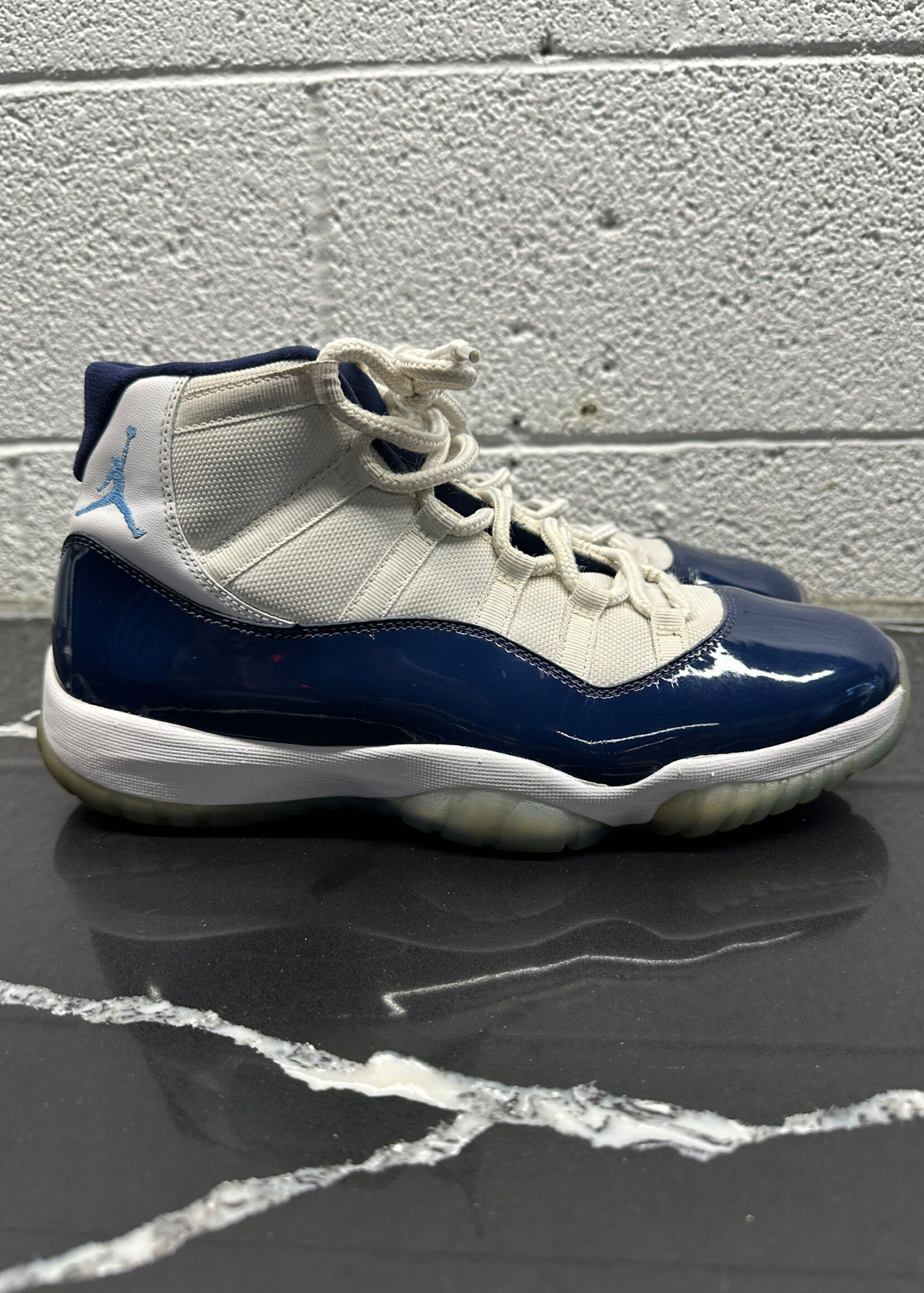 JORDAN 11 HIGH RETRO NAVY SNEAKERS 11