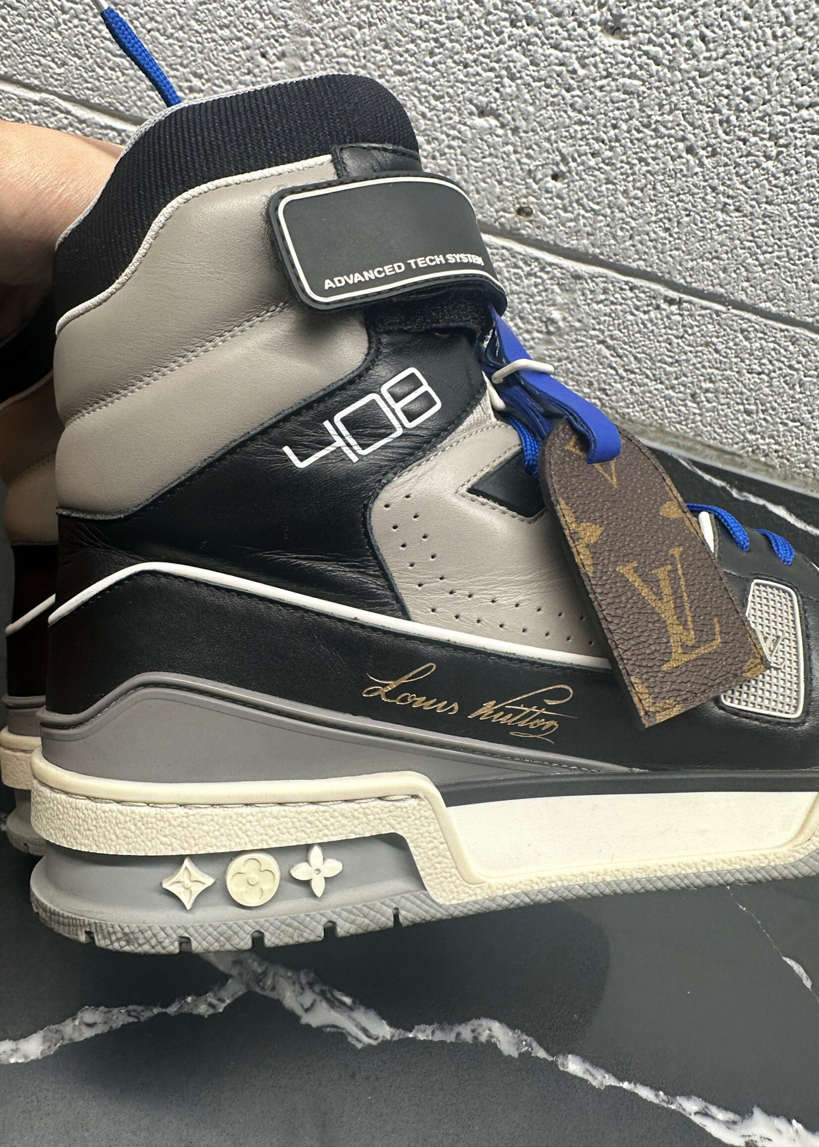 LOUIS VUITTON HI TRAINER 9.5