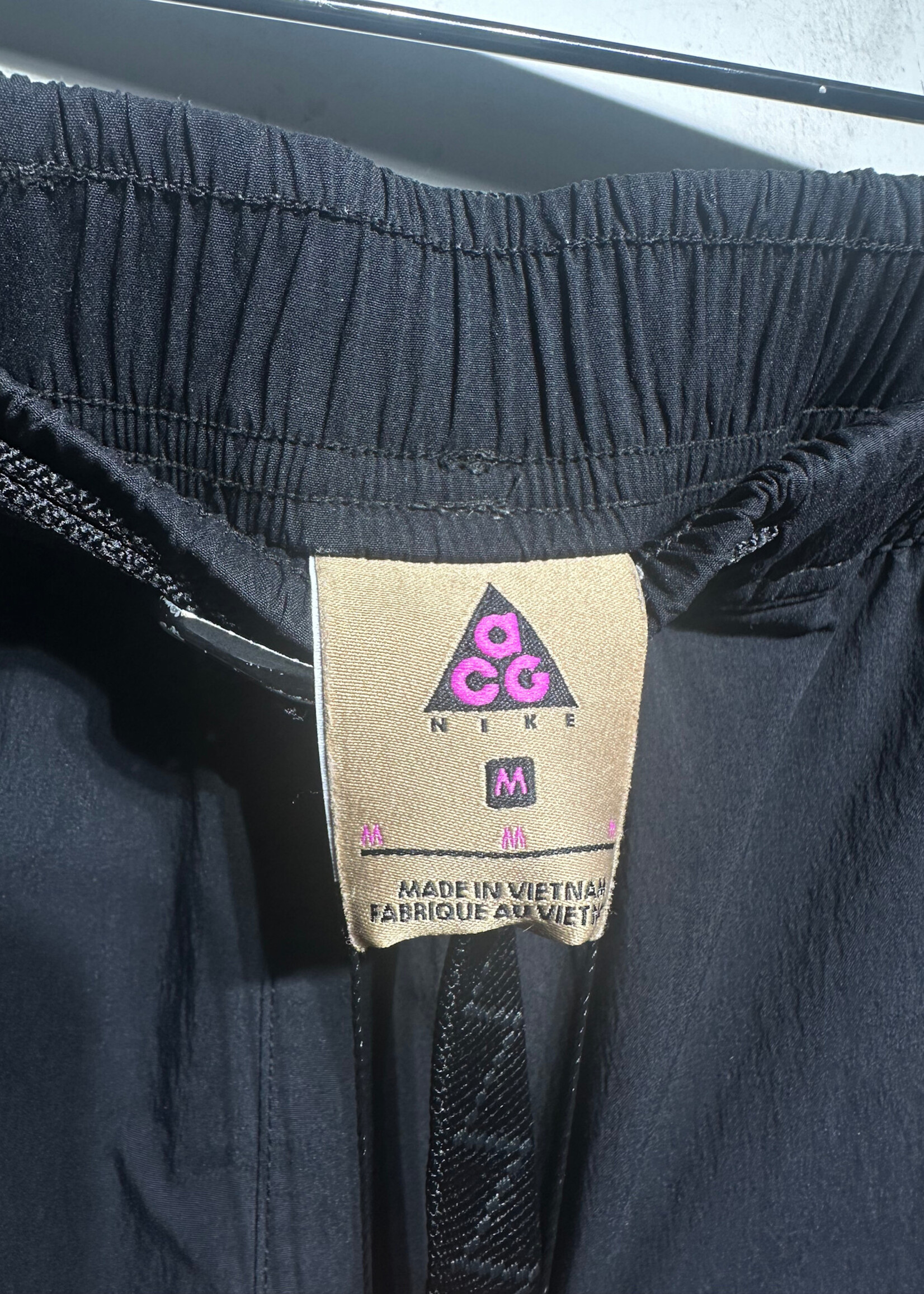 Nike ACG Black Cargo Shorts M/30