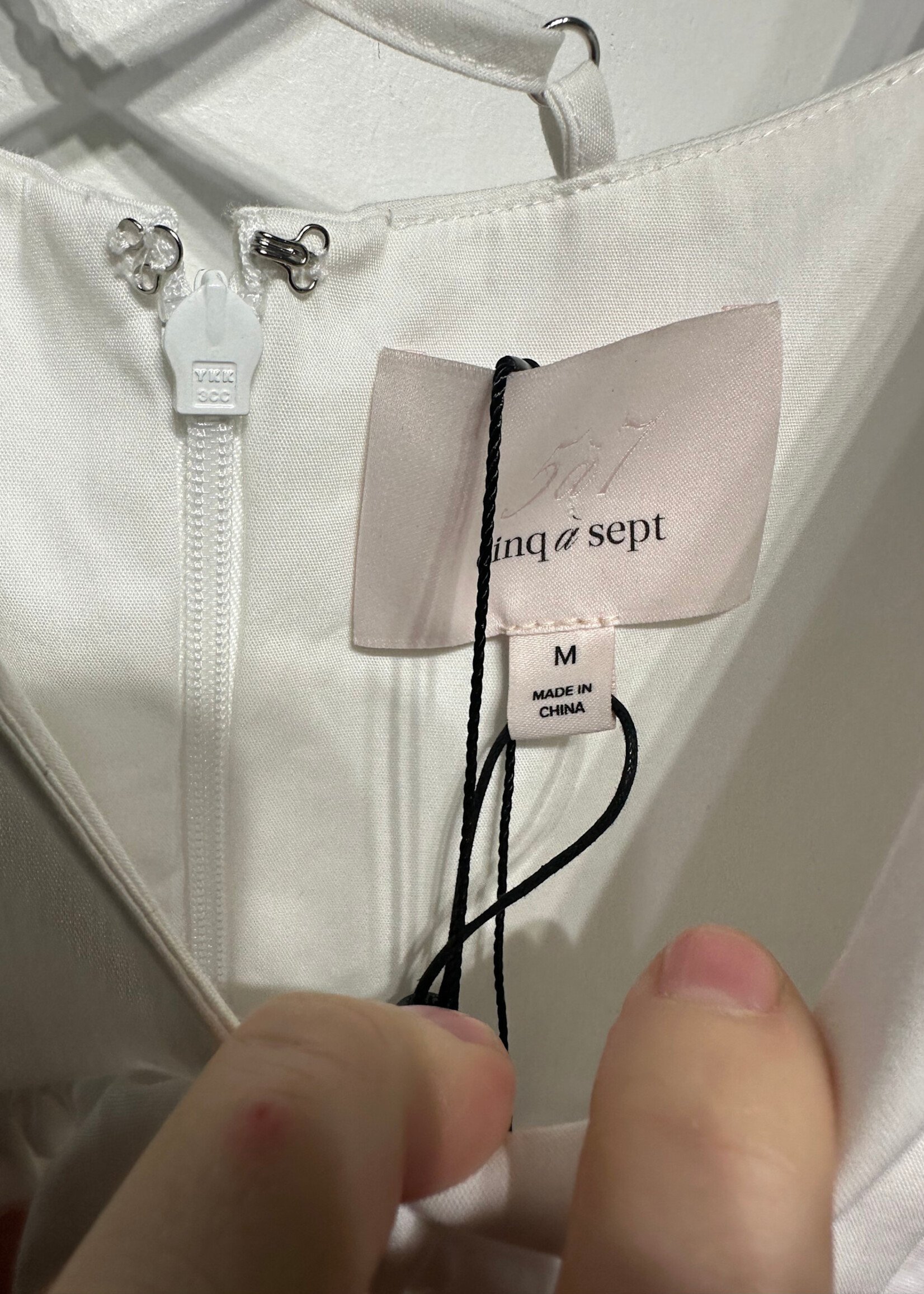 NWT Cinqasept White Poof Bottom Tank Fem M
